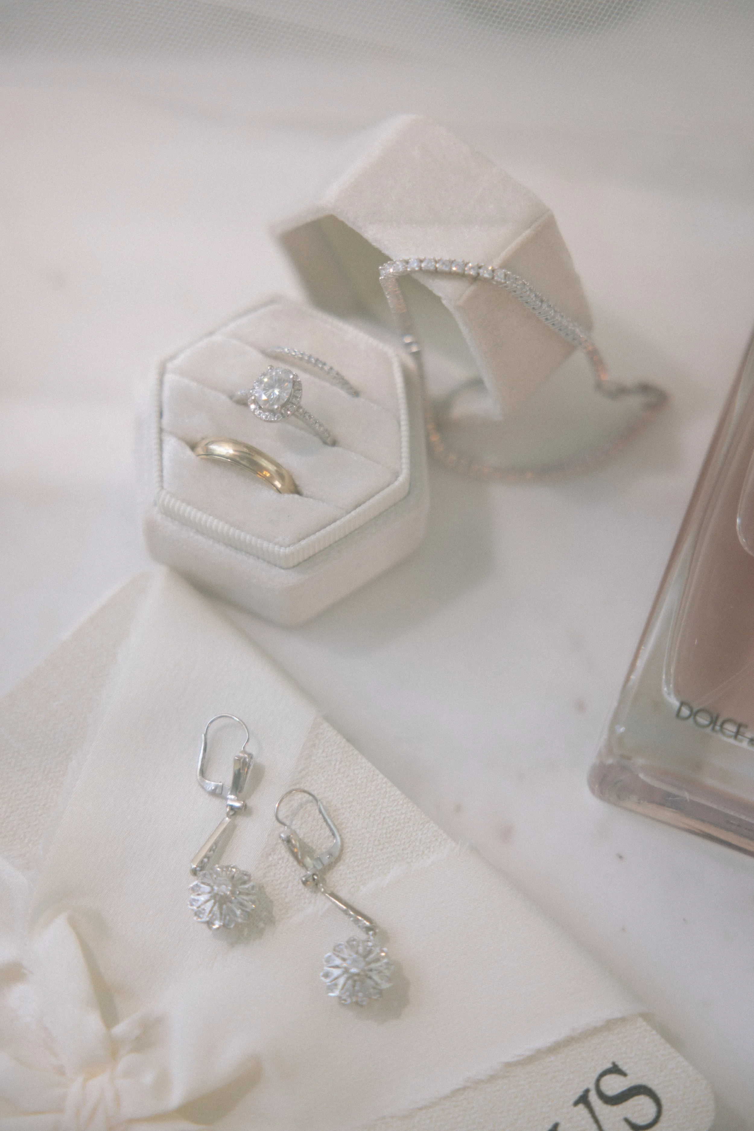 VALE & PABLO GETTING READY-30.jpg