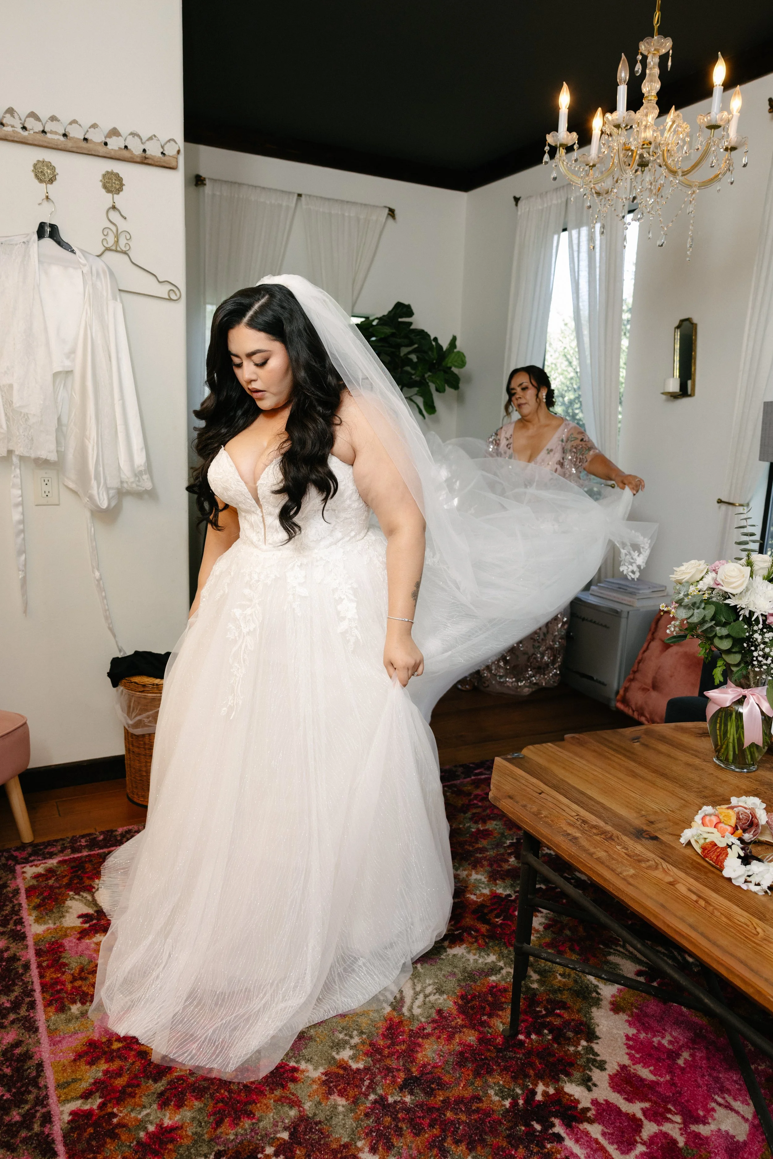 VALE & PABLO GETTING READY-96.jpg