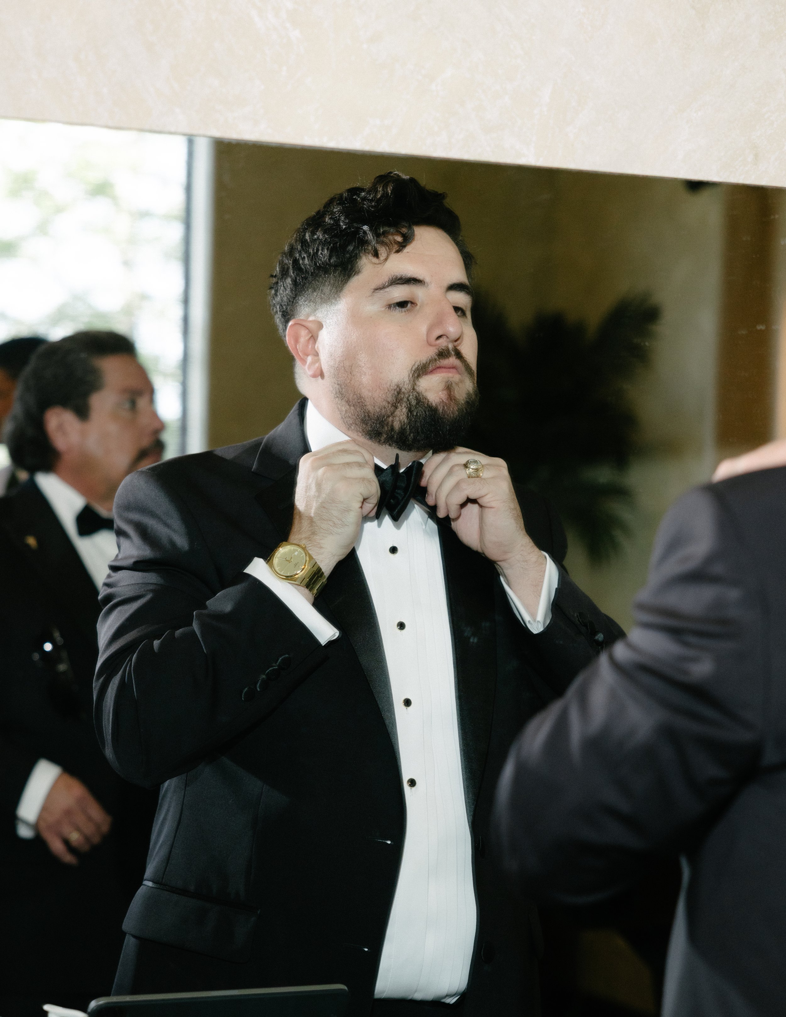 VALE & PABLO GETTING READY-69.jpg