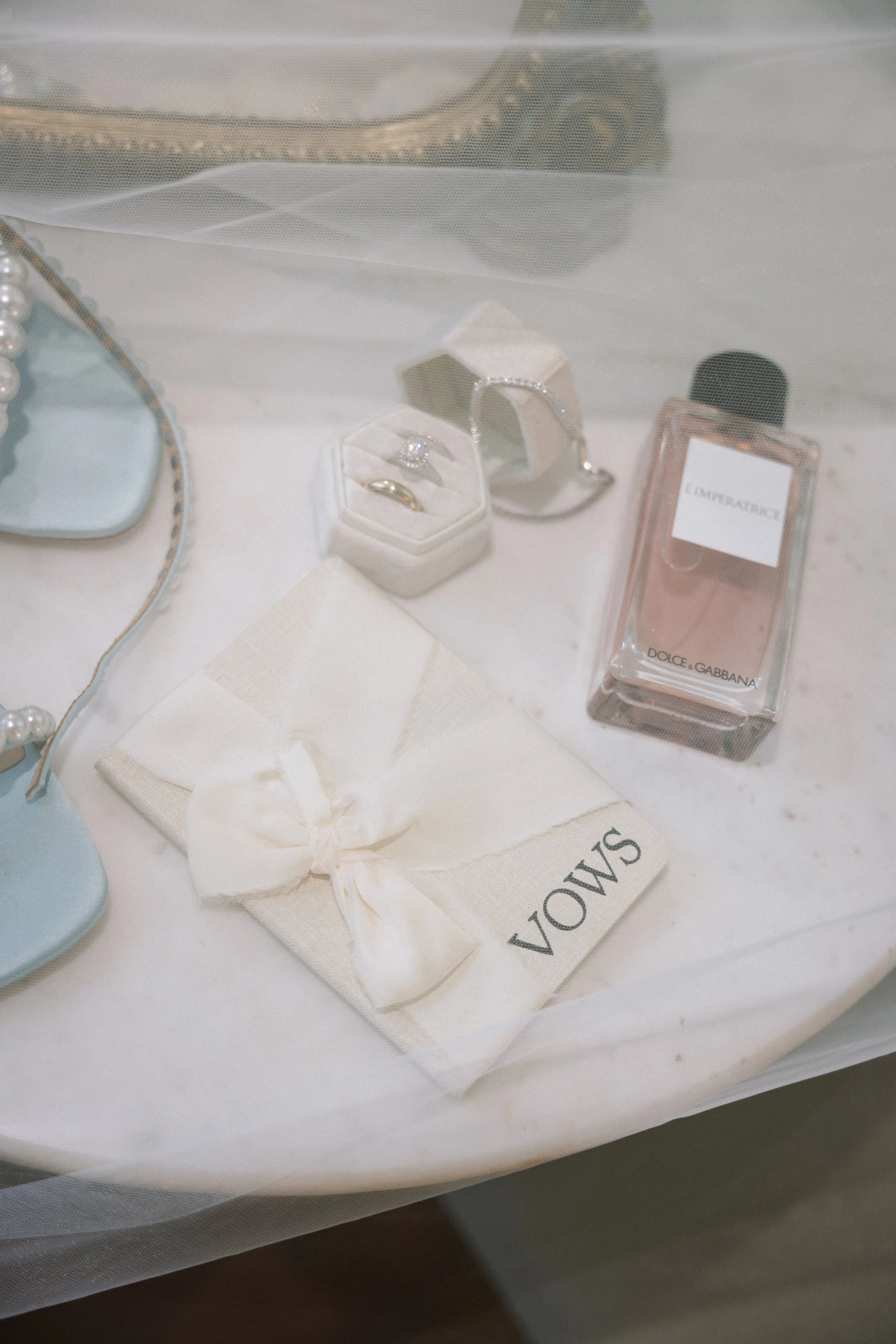 VALE & PABLO GETTING READY-23.jpg