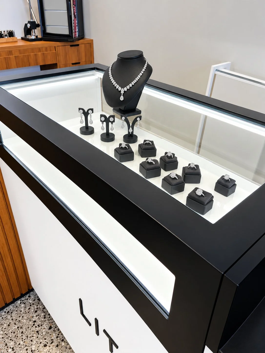 display case for a retail jewellery store bespoke interior design