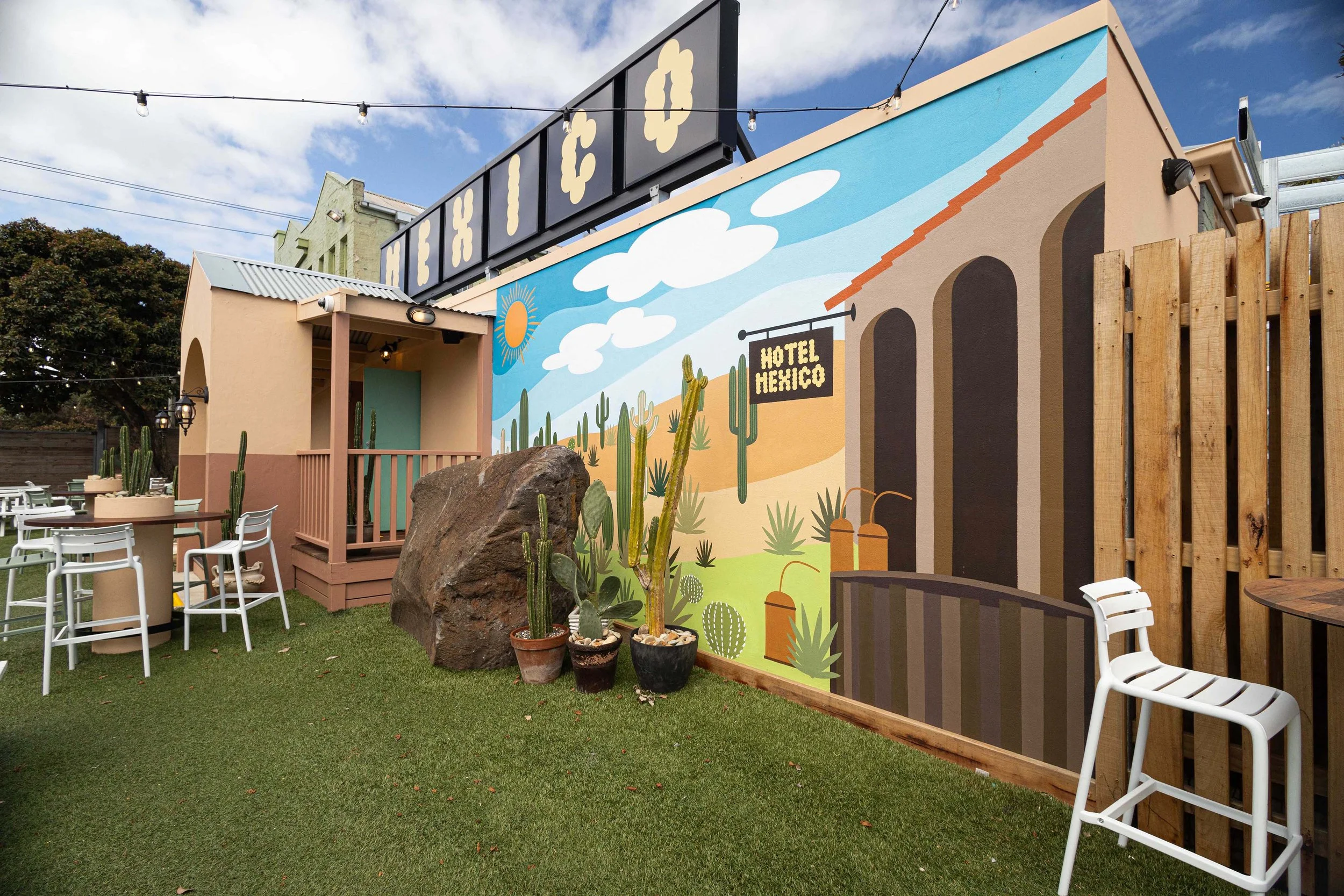 Hotel-Mexico-Melbourne--mural-bars-interior-design-BRIGGS.jpg