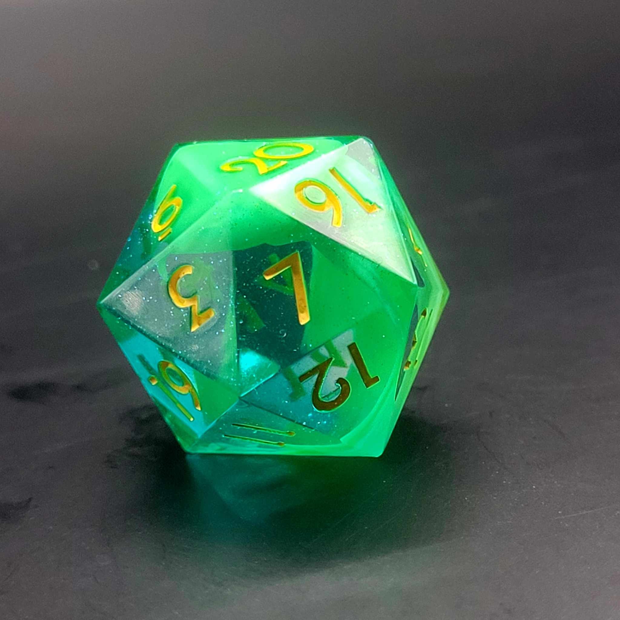 alien capsule yellow d20a.jpg