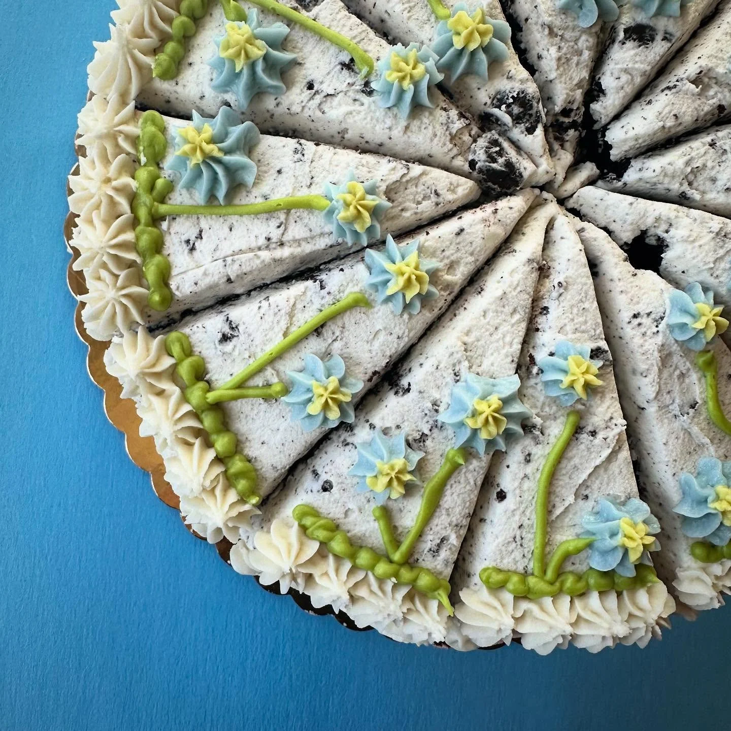 Our cake slice of the week is chocolate cake with cookies &amp; cream icing! 🍰