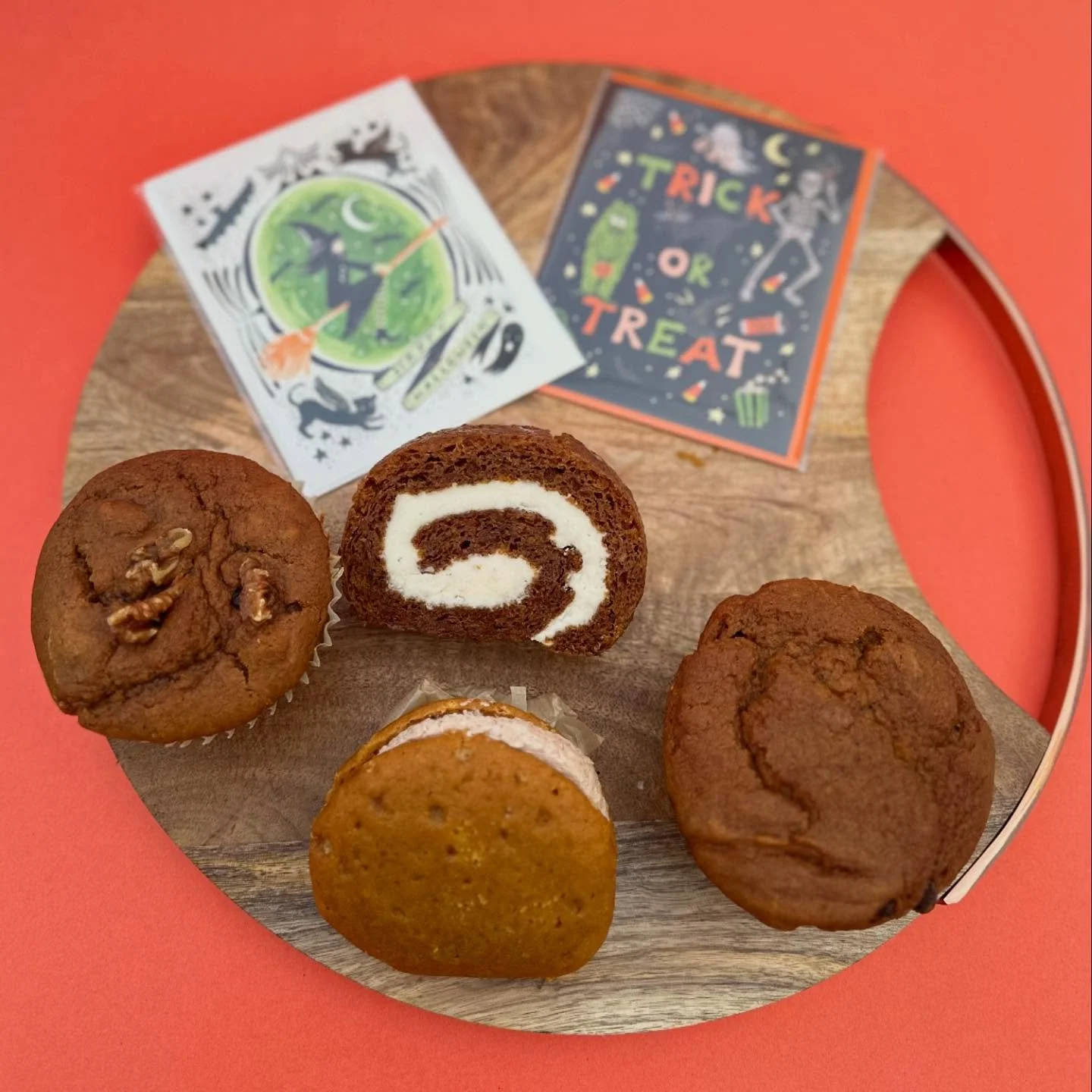 Happy Halloween! Stop in for all your favorite pumpkin treats this week. Pumpkin nut or chip muffins, pumpkin roll by the slice or pumpkin whoopie pies!