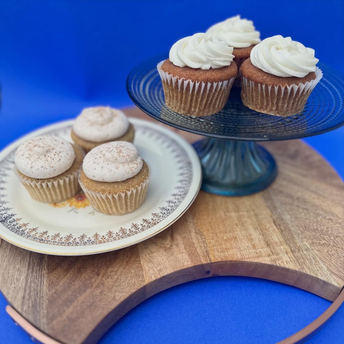 We have our holiday cupcakes available! Eggnog or Gingerbread are available for pre-order on our website in regular and gluten free. Our eggnog cupcakes are made with local @watersheddistillery bourbon.
