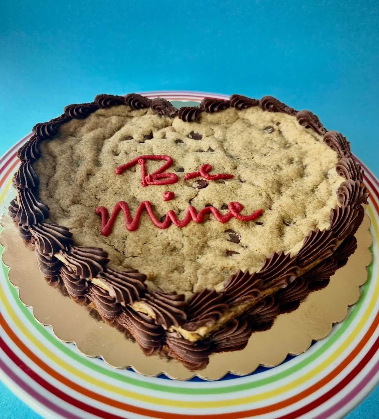 Valentine's Day is just around the corner! Pre-order our delicious heart shaped cookie cakes and heart cut-out cookies on our website. We'll also have additional walk-in treats available starting Thursday, February 12th. ❤️