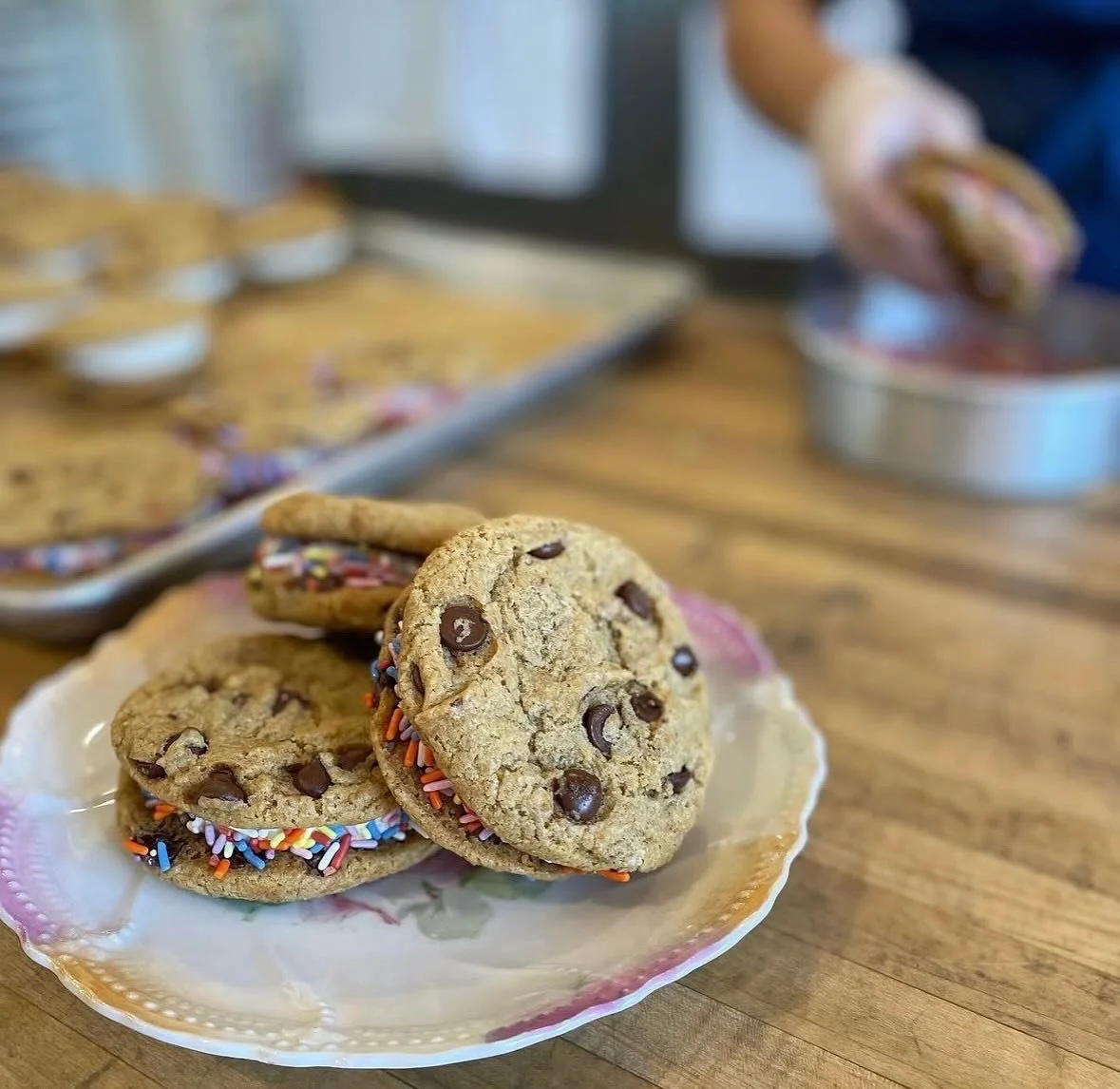 To celebrate @columbusveganweek, swing by for rotating flavors of cookie sammies all week!