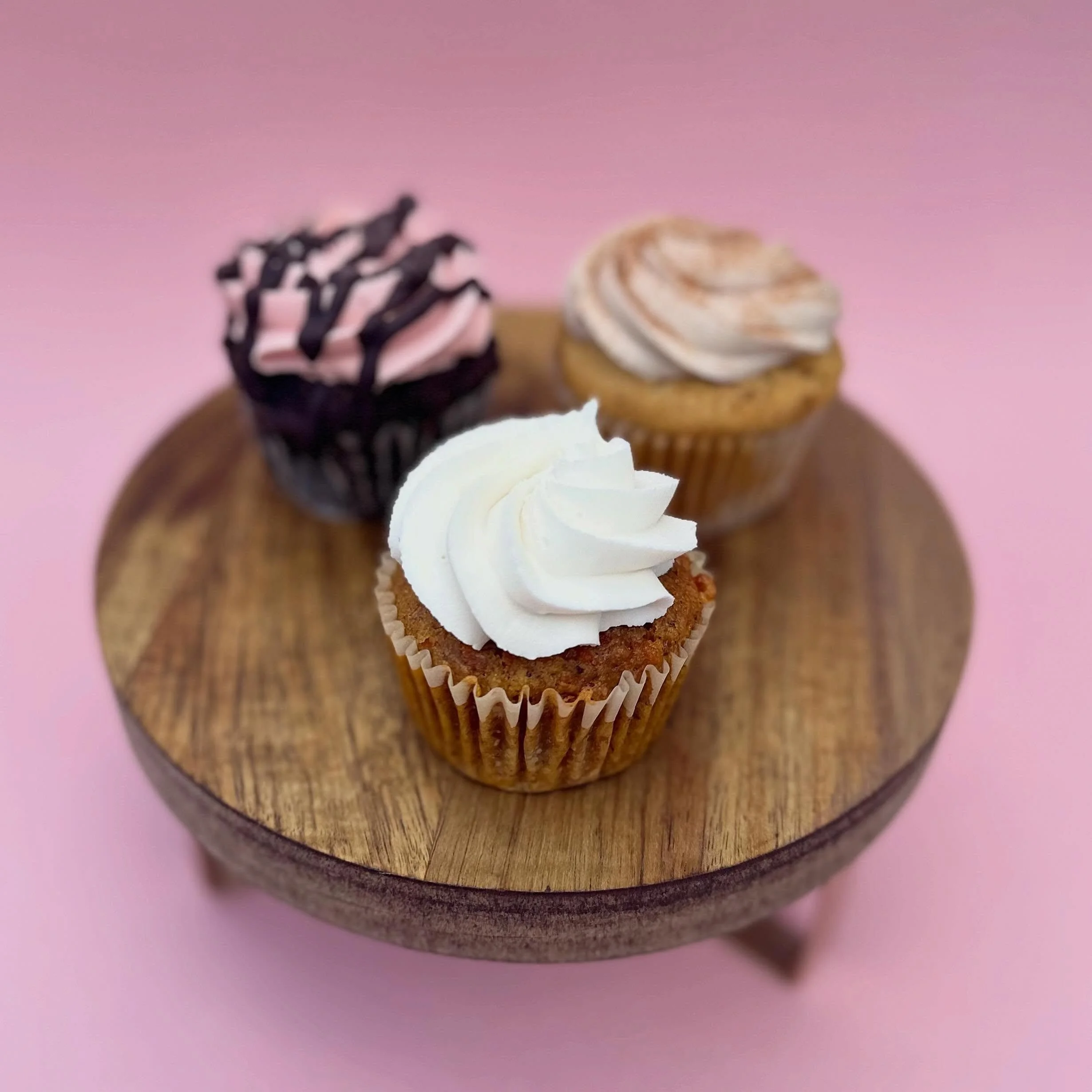 Did you know we have gluten-free options everyday? This week our cupcake selection features carrot with cream cheese, vanilla with maple and chocolate with strawberry.
