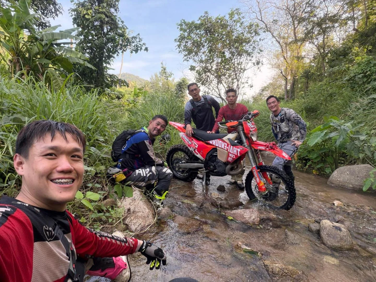 🇭🇰🔥 Hard Enduro Riders from Hong Kong Conquered Our 3-Day Tour! 🔥🇹🇭
What an epic adventure! Our Hong Kong team pushed through jungle single tracks, rocky climbs, river crossings, and true hard enduro terrain over 3 unforgettable days.

Thailand
