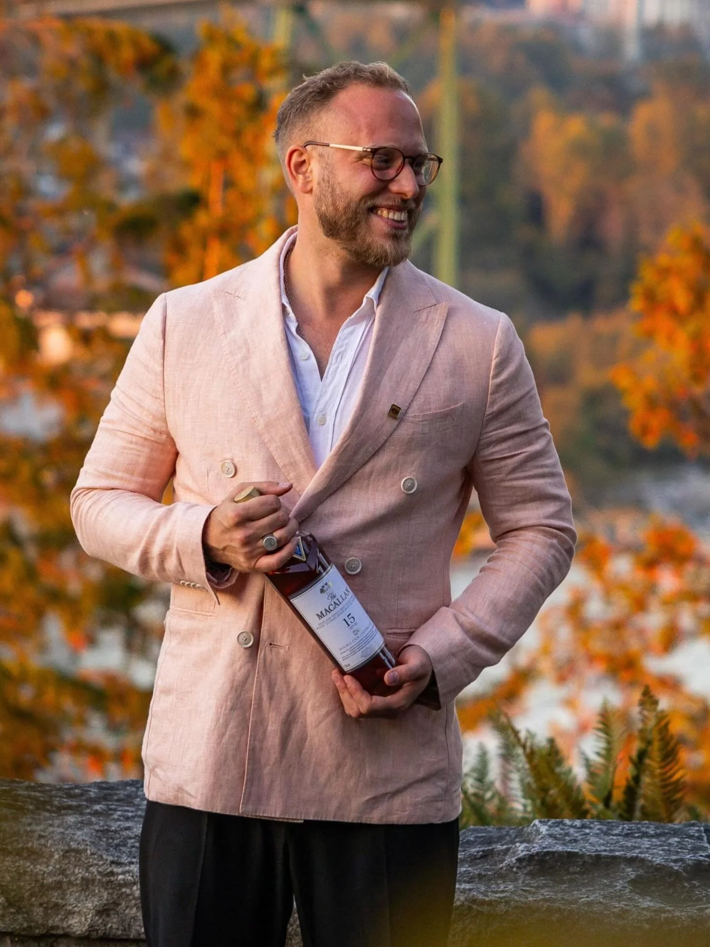 Some stories are meant to be continued. 
A very special project with an old friend is on the horizon. More to come soon 🥃

📷 by @jeremypue 

#TheMacallan #craftandcharacter #quietluxury #fourseasonshotel