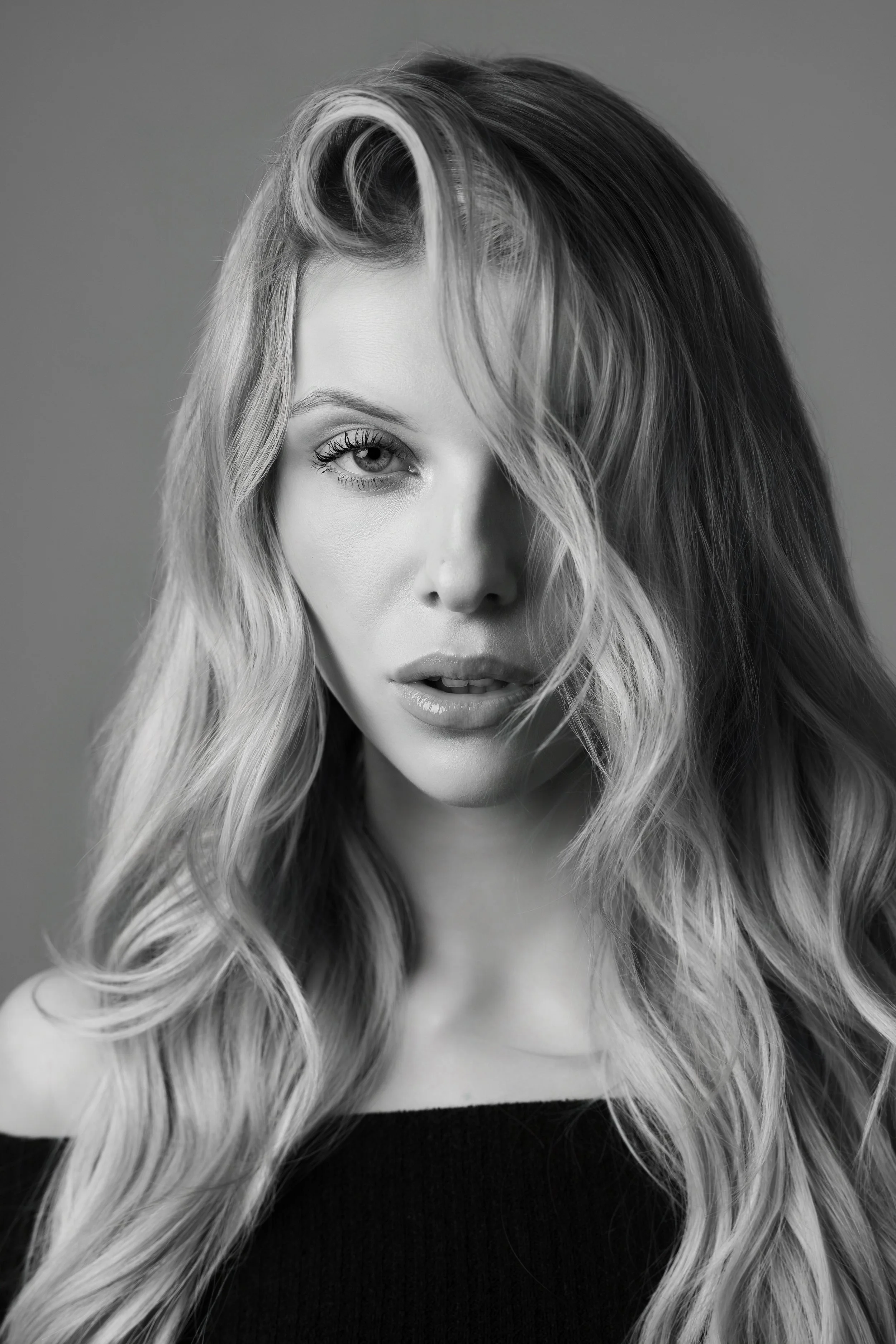 Ella-Bray-Studio-Black-and-White (2).jpg