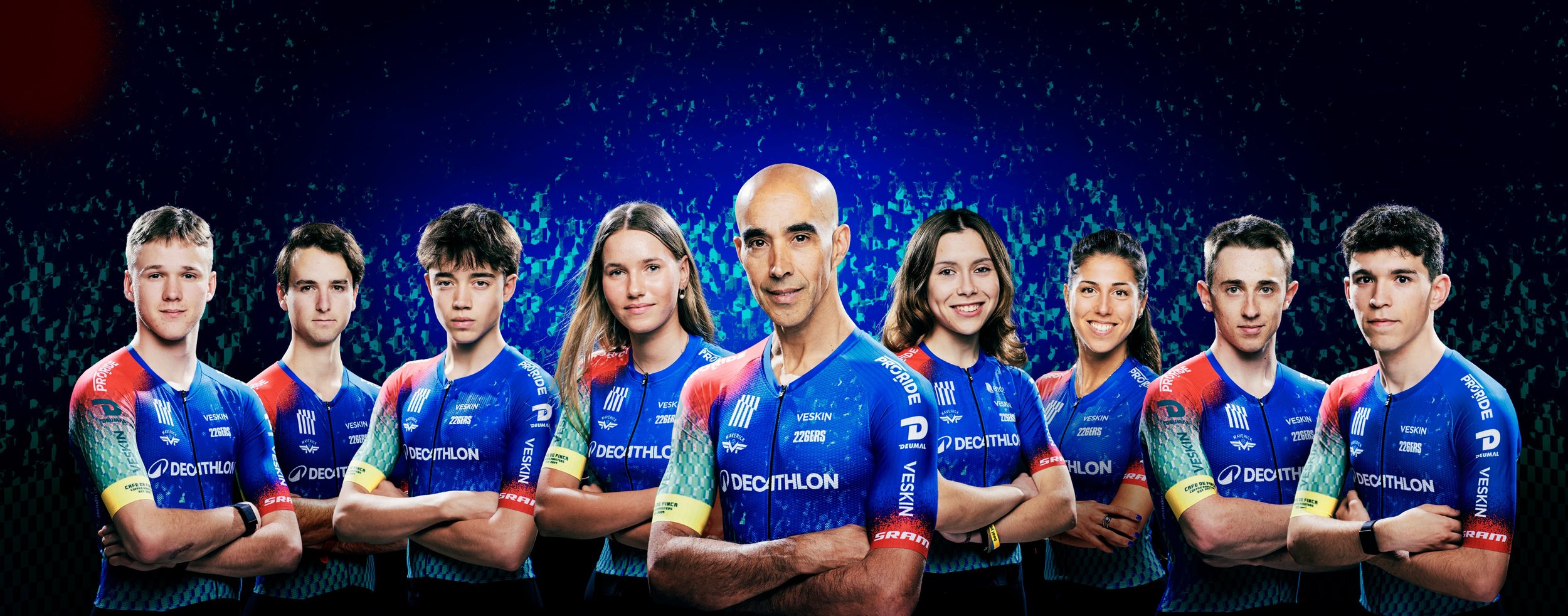 Branding y dirección visual completa del equipo Misser–Decathlon, centrado en espíritu competitivo y outdoor.