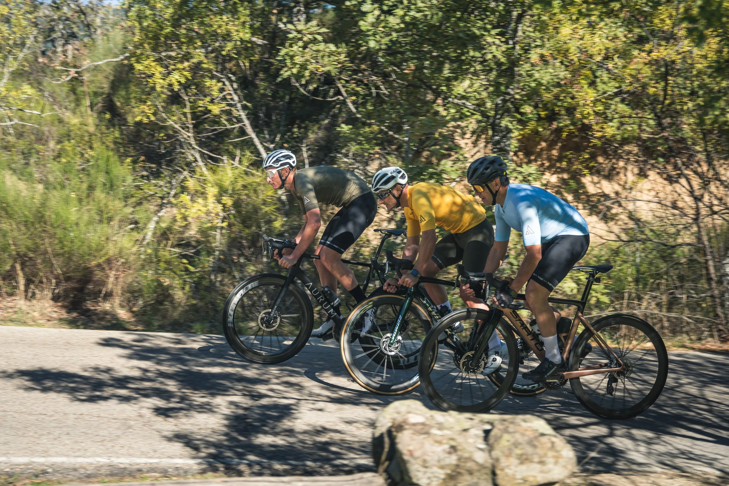 Colección de streetwear y kits ciclistas para Baggicase, uniendo estilo urbano y funcionalidad