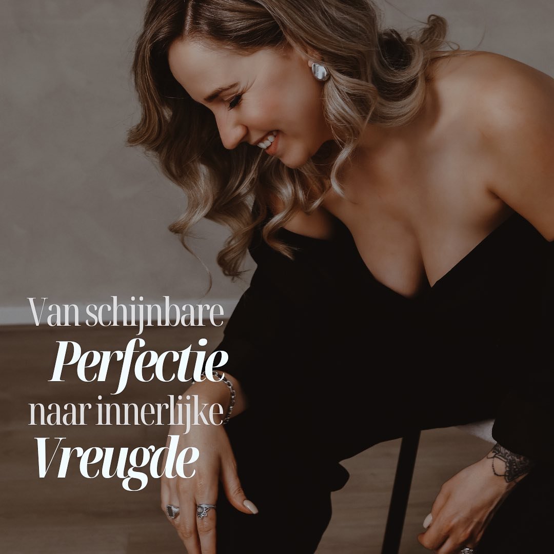 Mijn reis naar innerlijke vervulling:
Achter elke glimlach schuilt een verhaal dat niet altijd verteld wordt. Let me take you some years back. Als moeder in een gezin van twee hele jonge kinderen en owner van een succesvolle stylingbusiness leek mijn