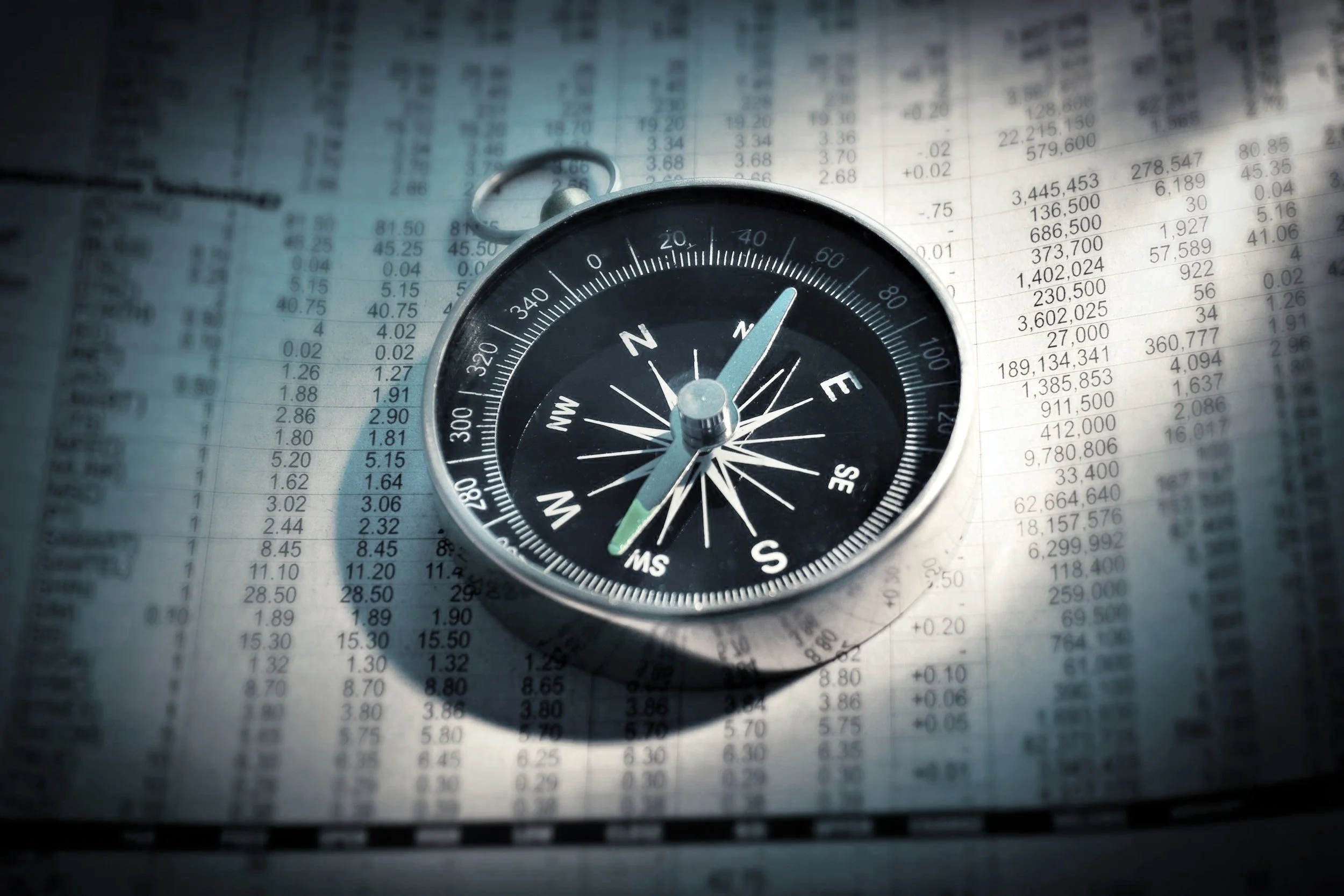 Compte bancaire étranger non déclaré : risques, amendes et régularisation