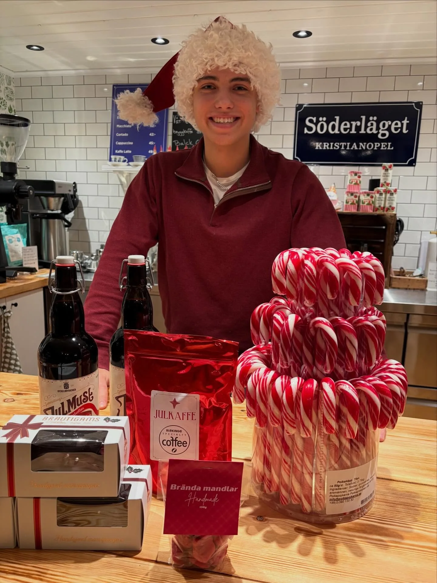 Julsafari imorgon l&ouml;rdag kl. 11-16! Vi har &auml;ven &ouml;ppet en kort stund p&aring; s&ouml;ndag mellan kl 13-15. V&auml;lkomna in! 🎅#&ouml;ppetenstundibland