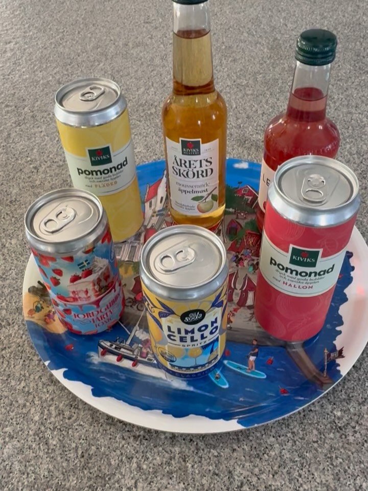 Nyhet🙌! Vi har f&aring;tt in brickor med det underbara motivet av Kristianopel i tv&aring; olika storlekar 😍🥰! Vi har &ouml;ppet b&aring;de imorgon, l&ouml;rdag, och &auml;ven s&ouml;ndag fr&aring;n kl 12. V&auml;lkomna in!
P.S vi kommer vi &auml;