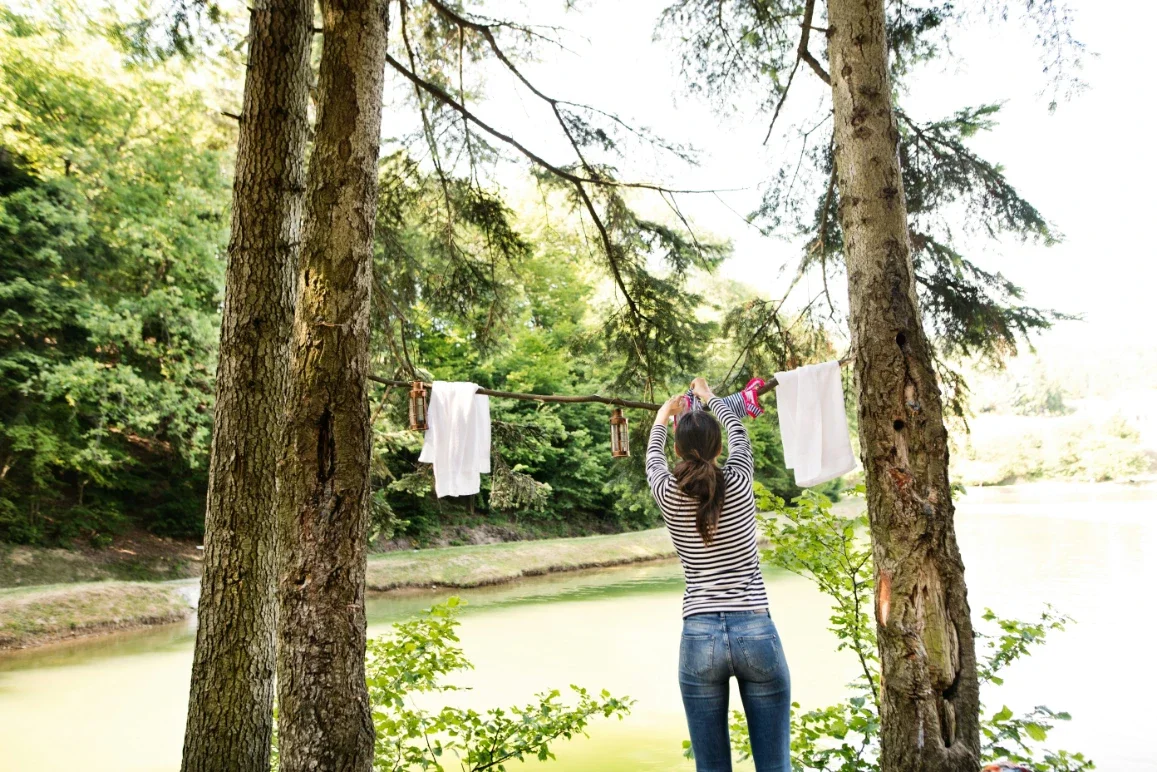 Camping Clean: How to Keep Your Clothes Fresh Off-Grid (Without Wrecking the Planet)
