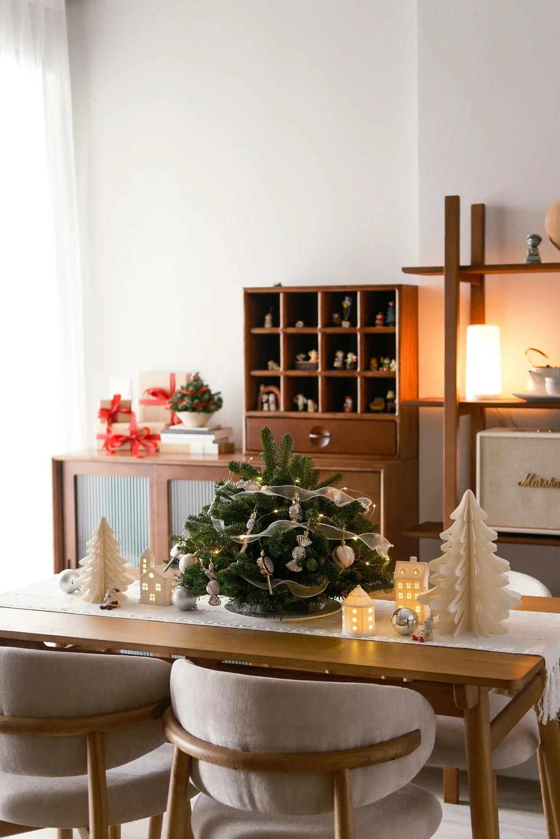 Seasonal Decor Ideas for Creating a Romantic Atmosphere at Home