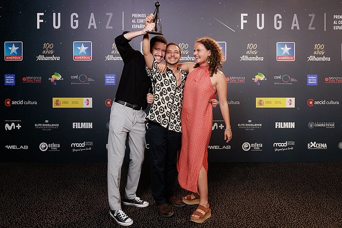 🌟 Muy agradecidos a los Fugaz ( @cortoespana ) por este reconocimiento a nuestro trabajo y al del todo el equipo de &ldquo;De Madrid al cielo&rdquo;. 

🥇Adem&aacute;s nos hace especial ilusi&oacute;n inaugurar la categor&iacute;a de Mejor Cortometr