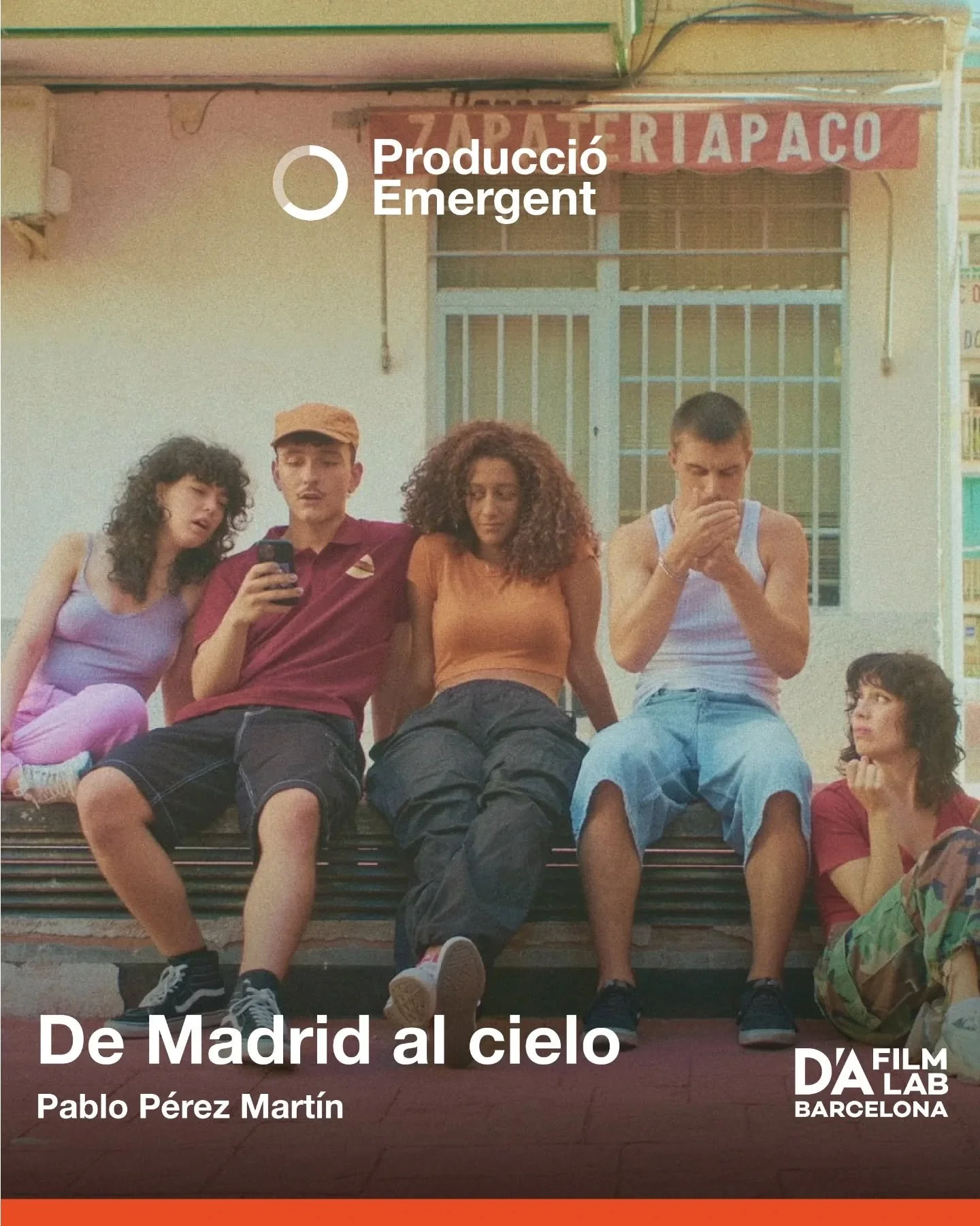 Estamos content&iacute;simos de anunciaros dos cosas! 

1. Estamos desarrollando nuestro primer largometraje, basado en el universo de "De Madrid al Cielo" ☁️
2. Nos han seleccionado en el laboratorio de Producci&oacute;n Emergente del D'A 