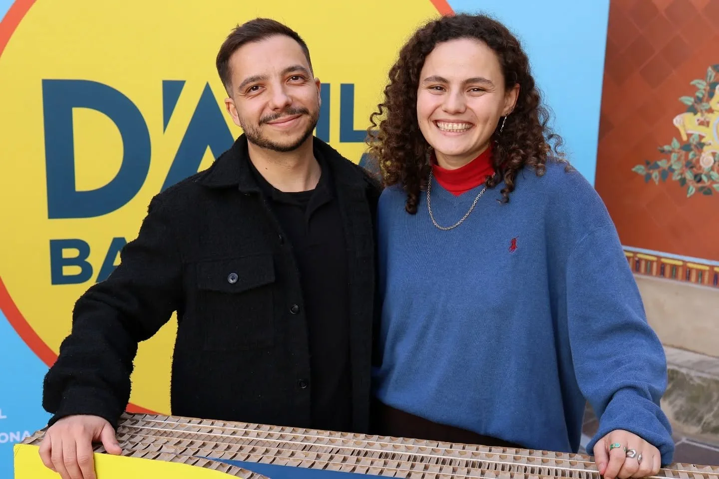 Nos hace mucha ilusi&oacute;n haber vuelto al D'A un a&ntilde;o m&aacute;s! ✨

Esta vez formando parte del laboratorio de Producci&oacute; Emergent con nuestro largometraje "De Madrid al Cielo". Viajamos a Barcelona la productora Esmeralda 