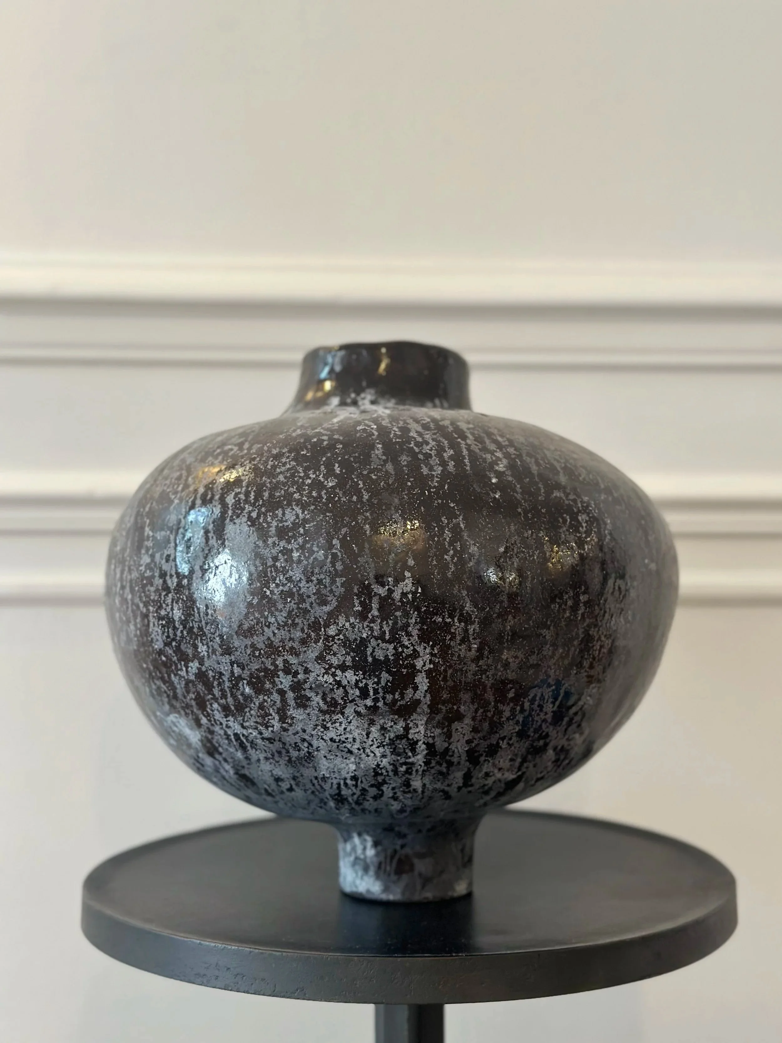 form-vase-14-distorted-moon.jpg