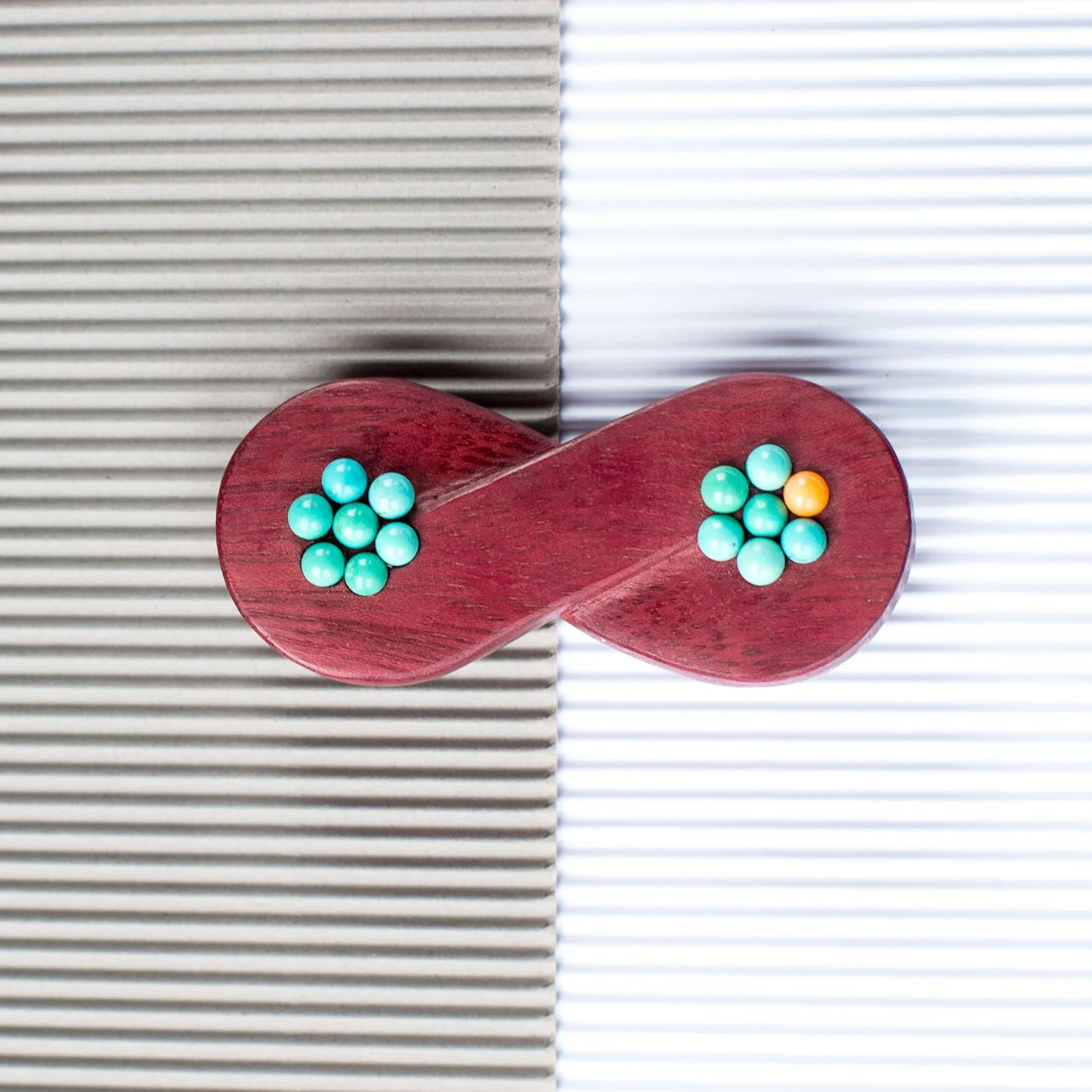 Flow amarántfa bross türkiz és korall gyöngyökkel, 85.000 Ft