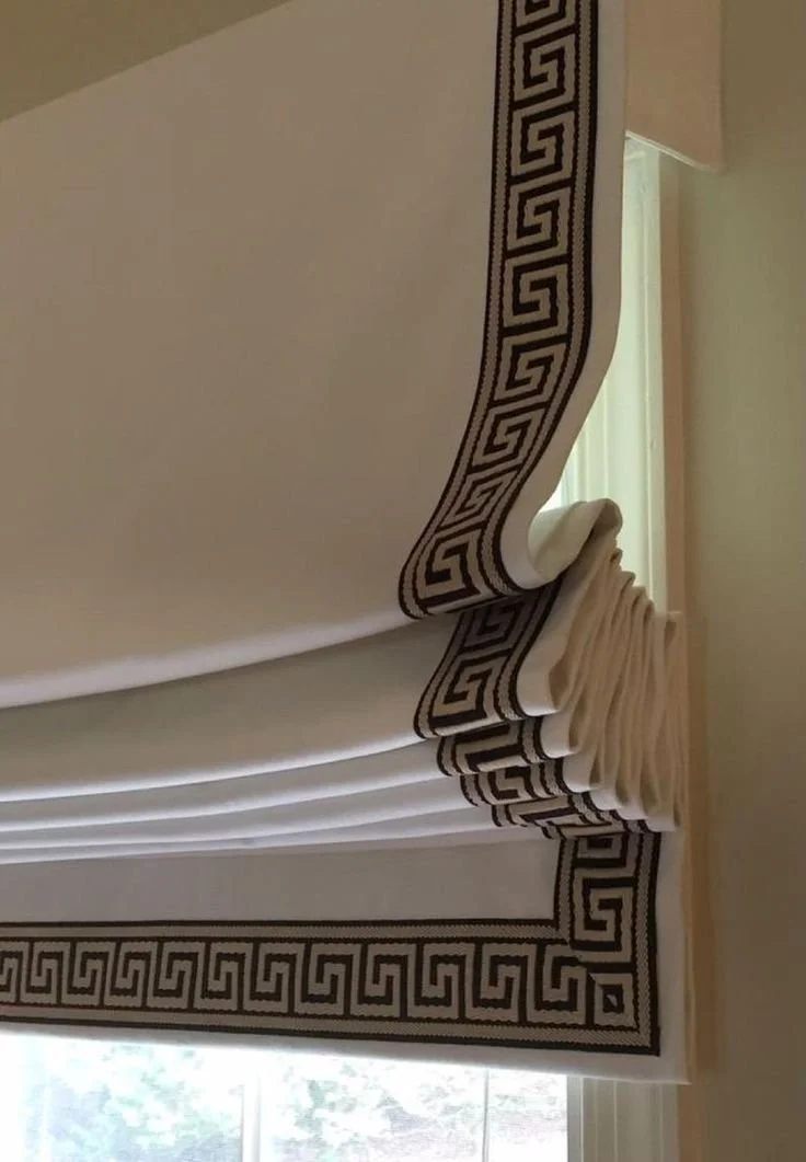 Roman, Trims