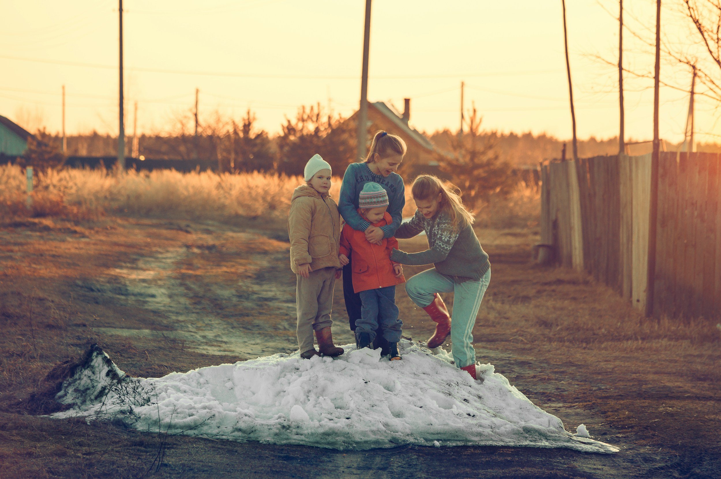 A Therapist’s Guide to Navigating the Family Unit During the Holidays