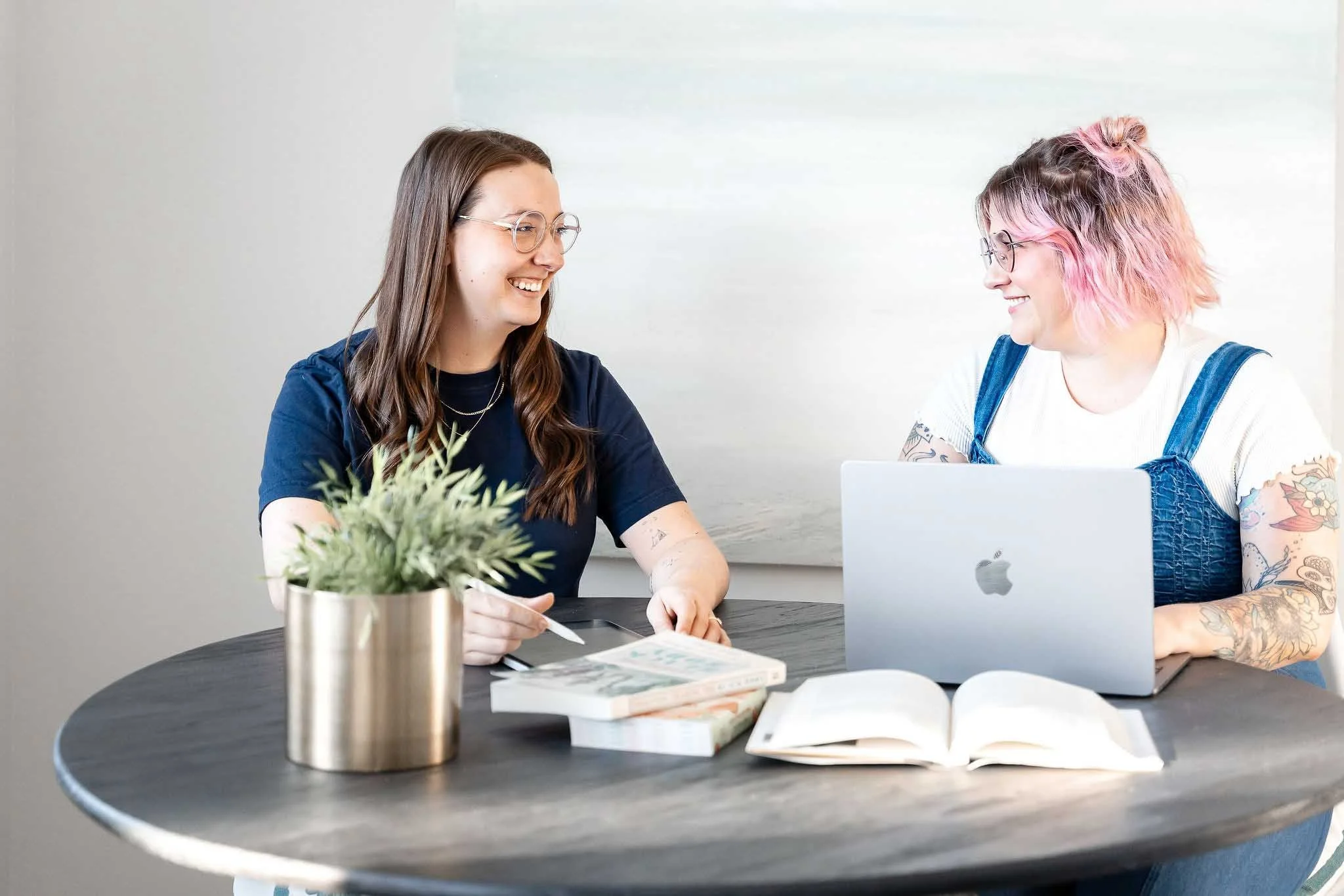 Child psychologist and young client in a relaxed, supportive session during selective mutism therapy in Calgary at Creative Sky Psychology, building comfort and confidence to speak.