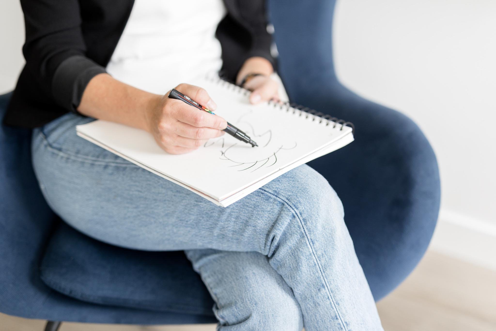 Child receiving aggression and behaviour therapy at Creative Sky Psychology in Calgary, building emotional regulation, coping skills, and stronger family connection.