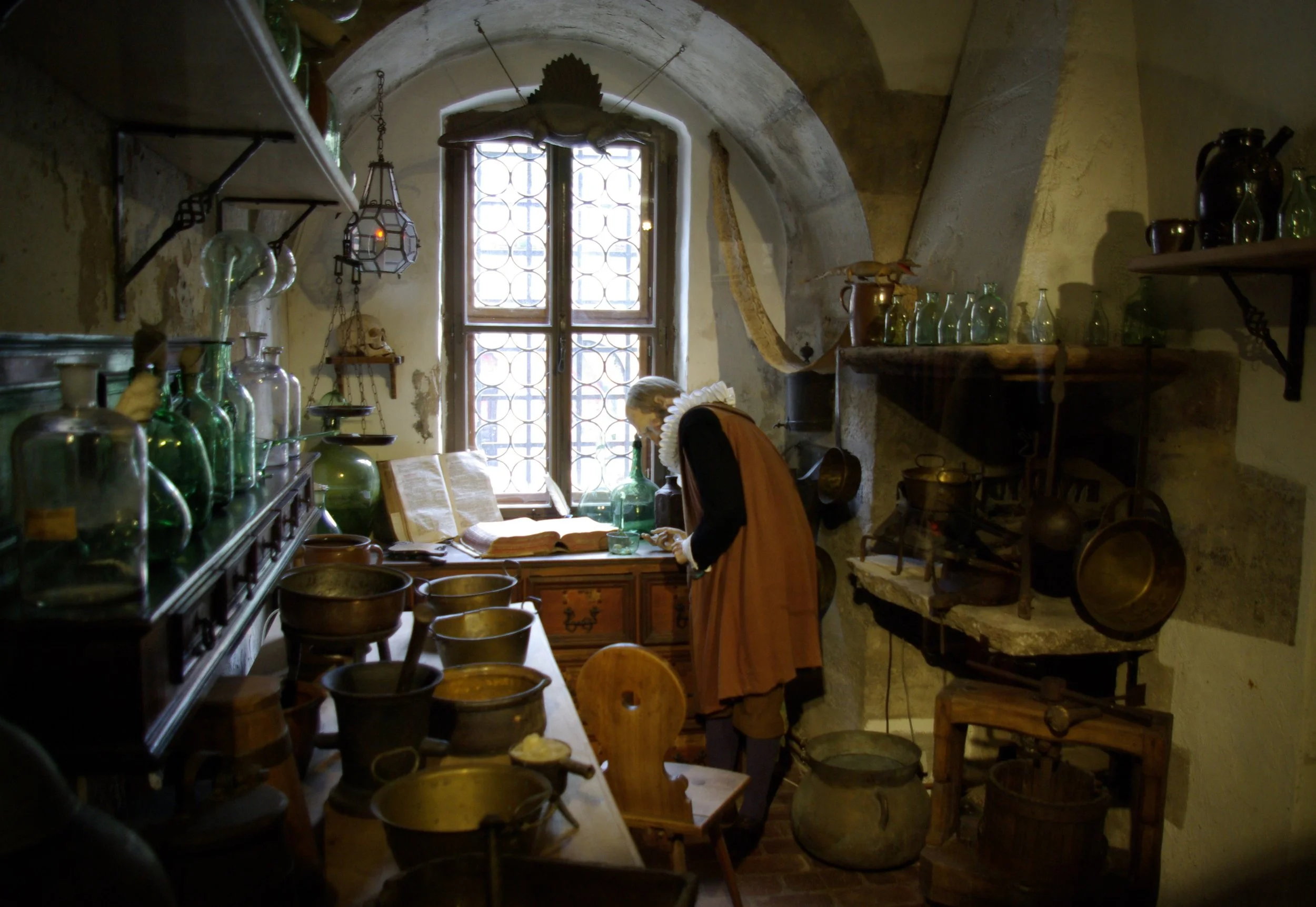 Alchemy: how a tradition spanning millennia became modern chemistry