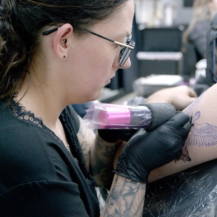 Some names don&rsquo;t fade.
They settle into us.

This memorial tattoo by @brandi.dandy.tattoos was created to honor a life that still speaks&mdash;
in quiet moments,
in memory,
in love that doesn&rsquo;t end.

Every line was placed with intention.
