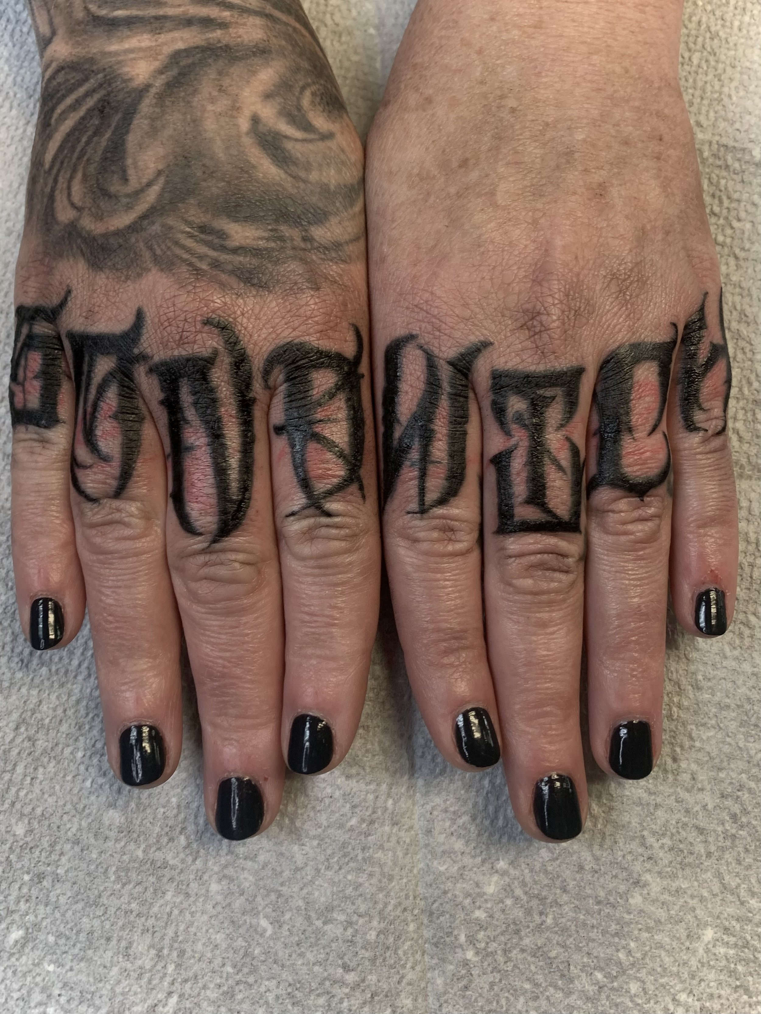 finger tattoos