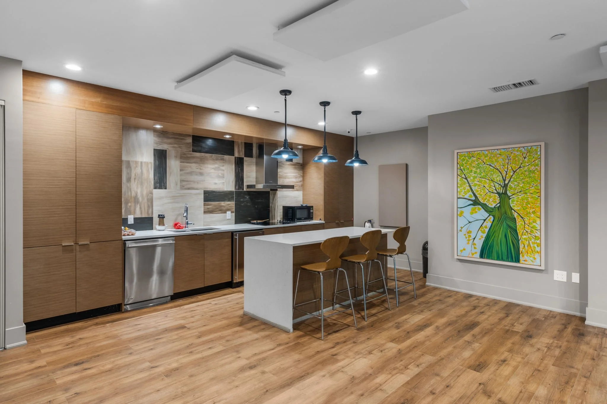 37-web-or-mls-131-holland-ave-602.jpg