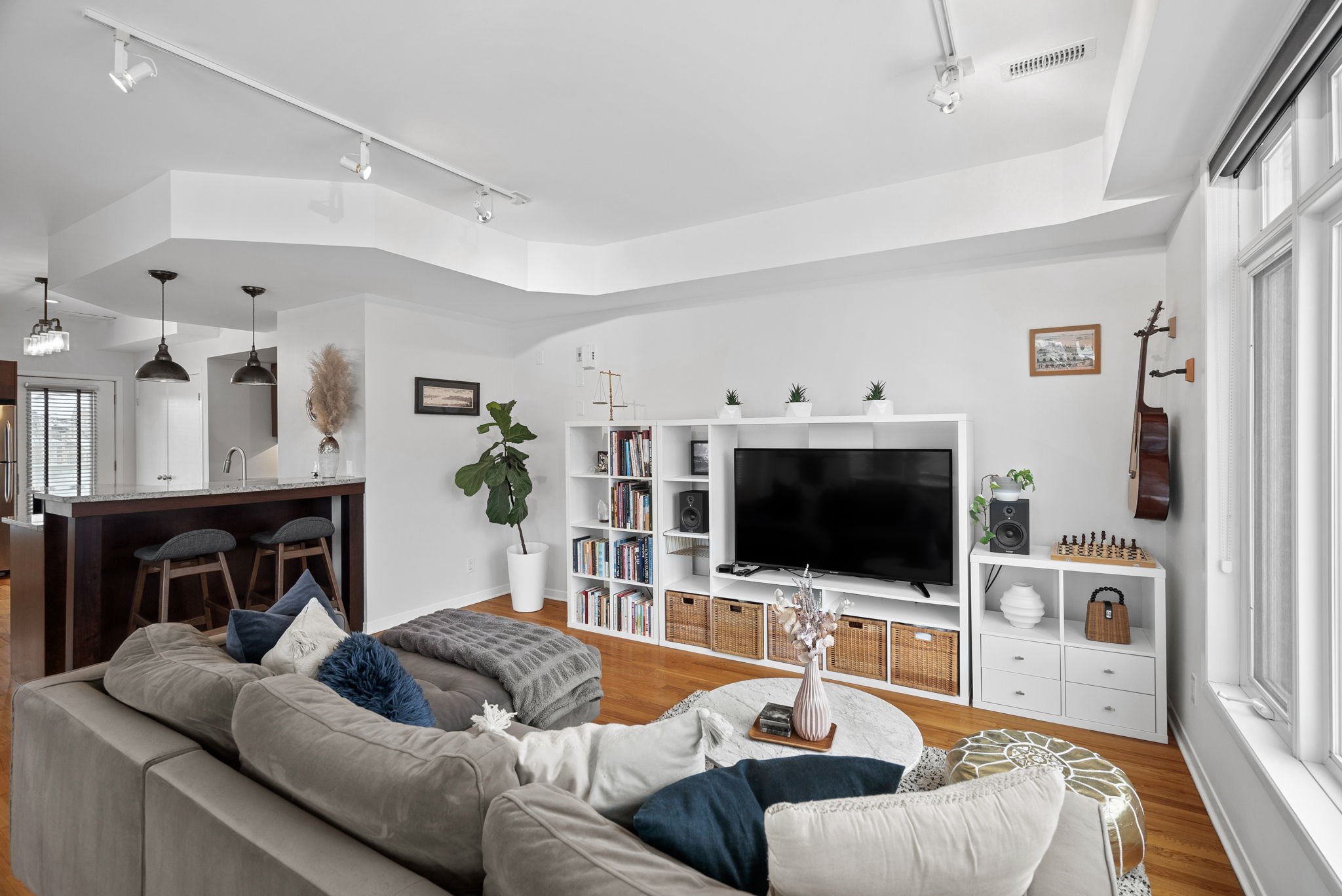 15-web-or-mls-4-sherbrooke-ave.jpg
