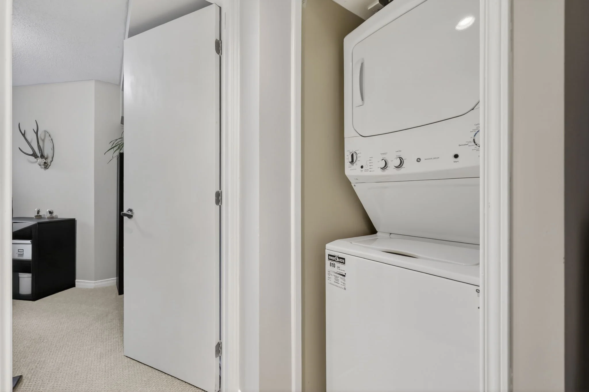 27-web-or-mls-272-king-edward-ave.jpg