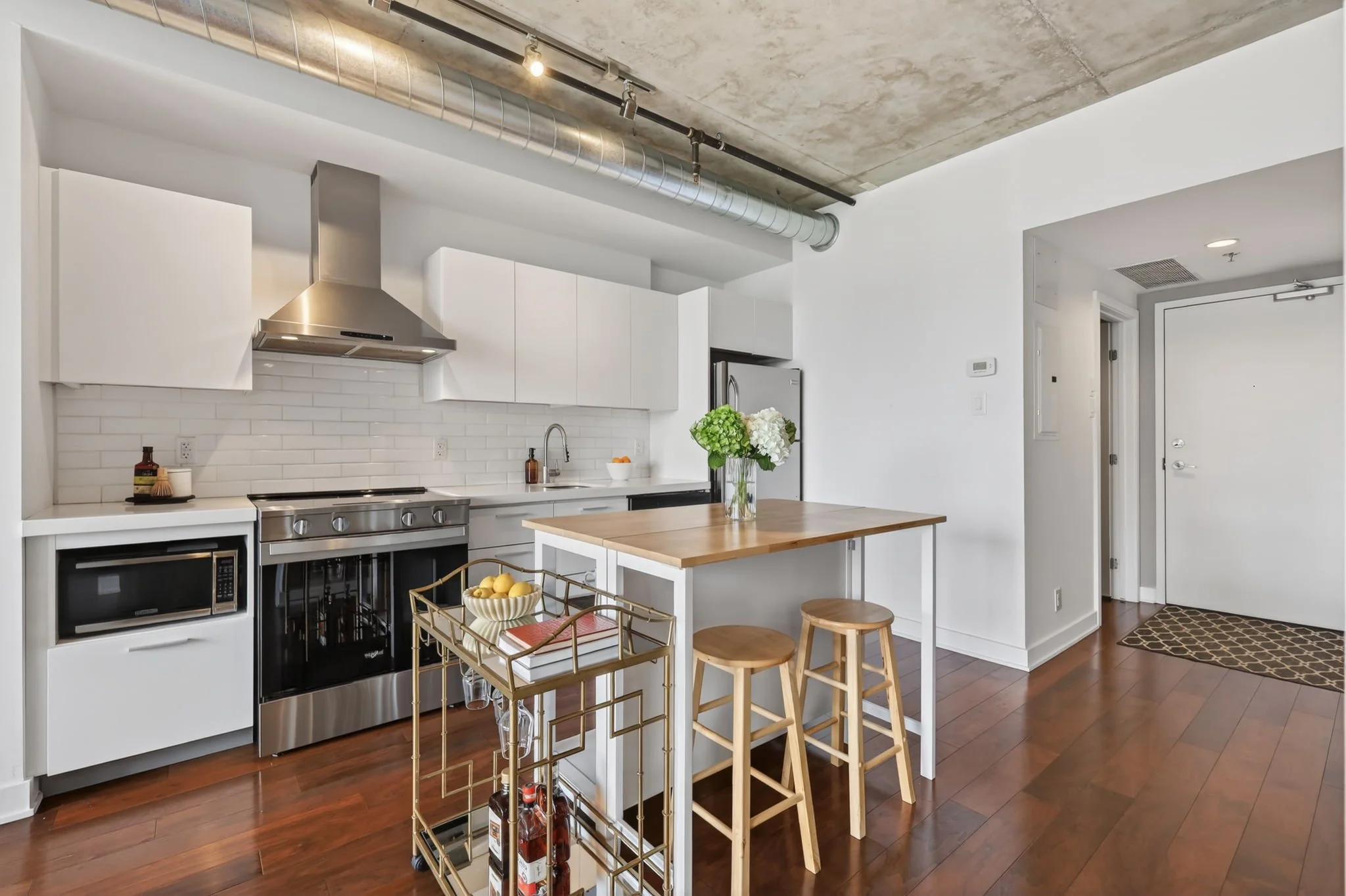 15-web-or-mls-360-mcleod-st.jpg