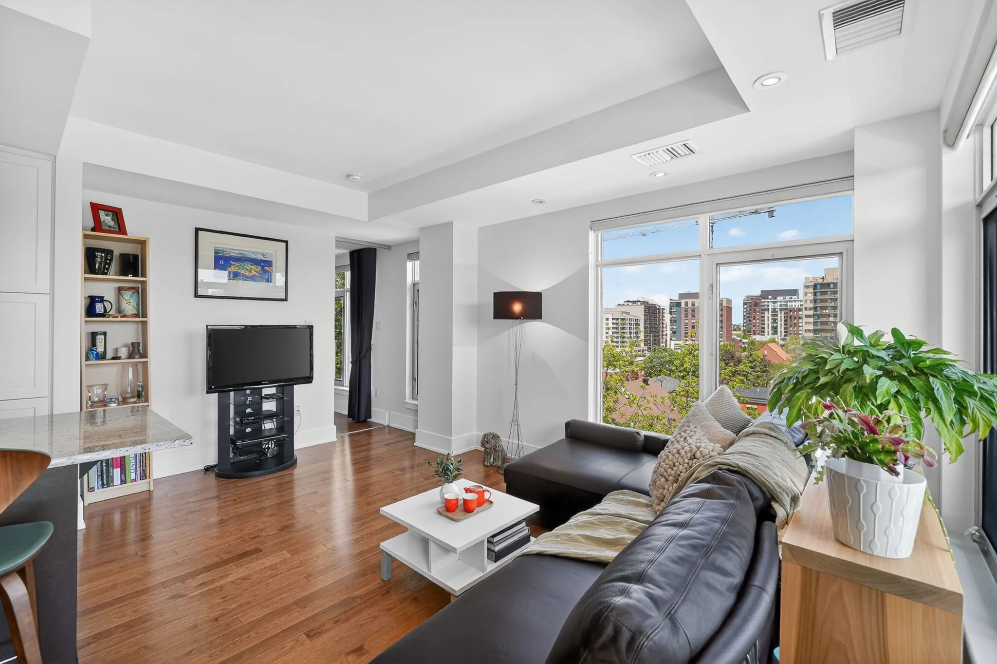 14-web-or-mls-131-holland-ave-602.jpg