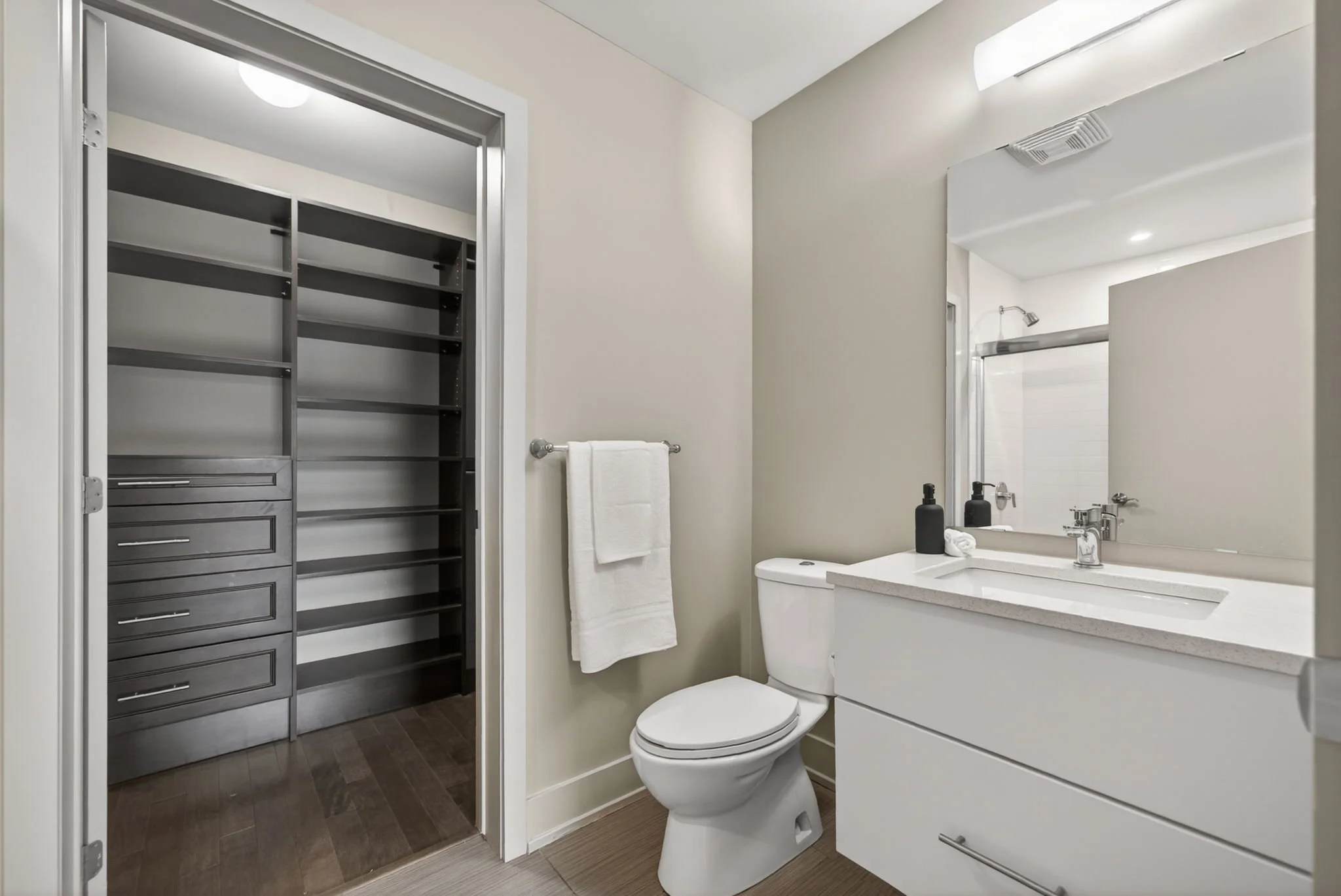 25-web-or-mls-108-richmond-rd-507.jpg