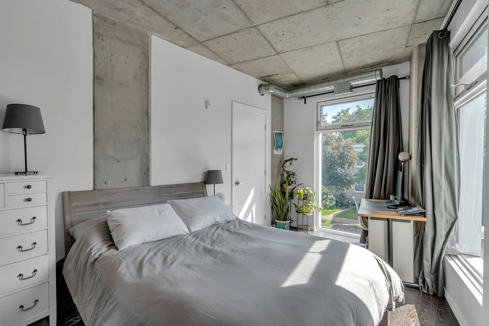 18-web-or-mls-1000-wellington-st-w-210.jpg