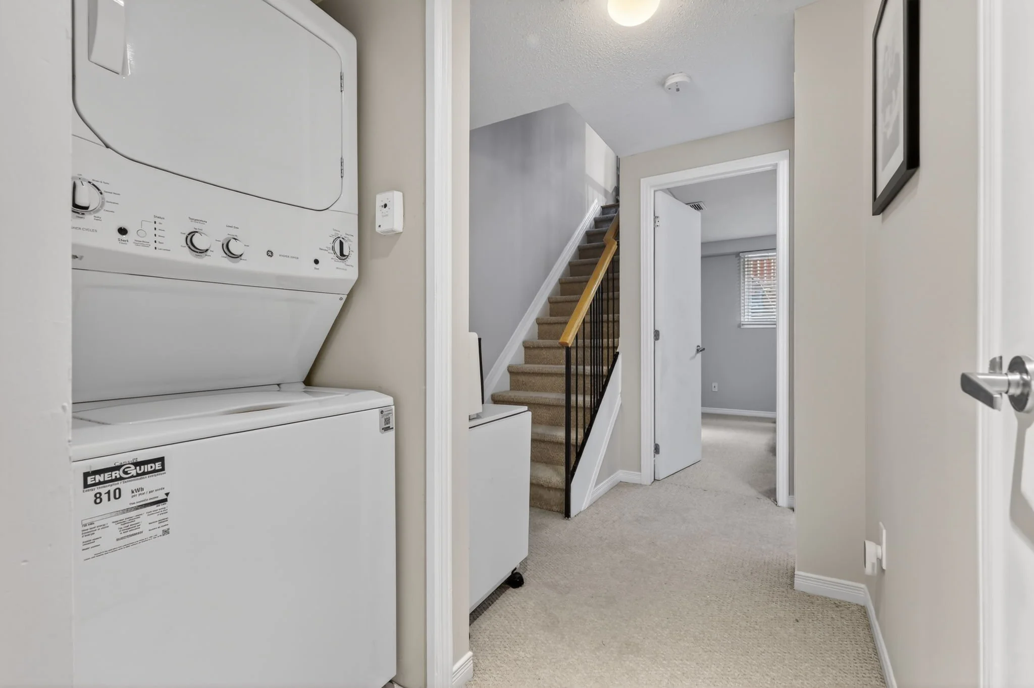 32-web-or-mls-272-king-edward-ave.jpg