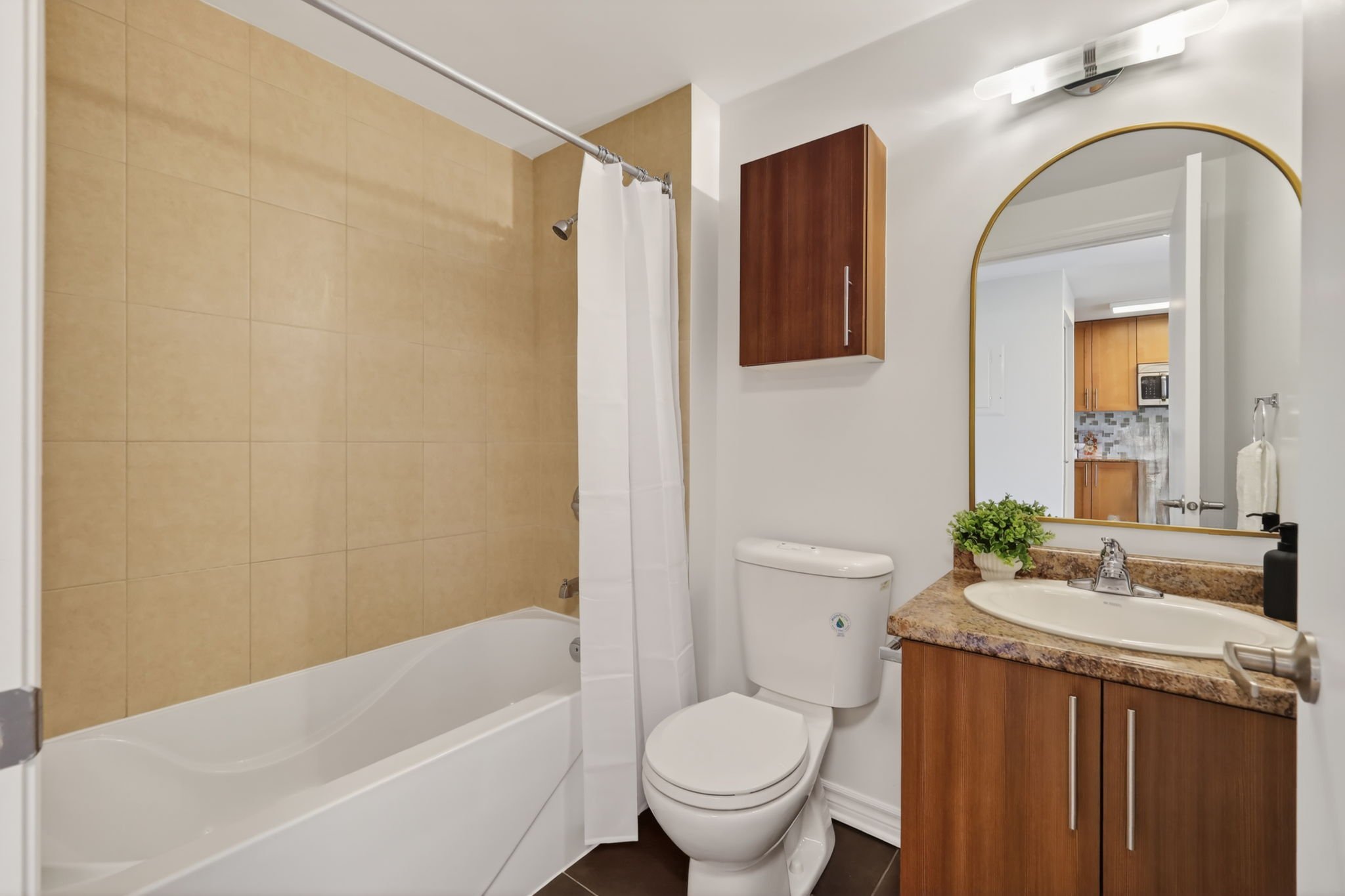 24-web-or-mls-250-lett-st.jpg