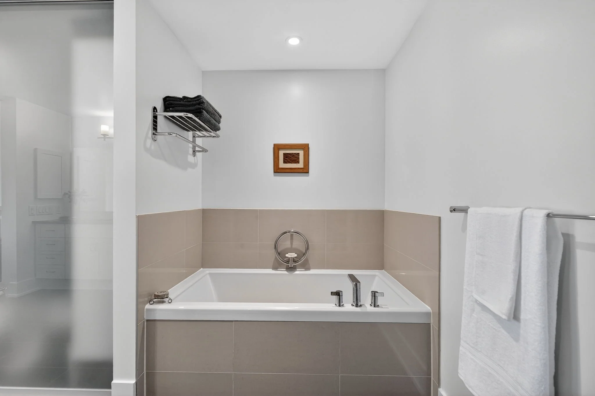 25-web-or-mls-131-holland-ave-602.jpg