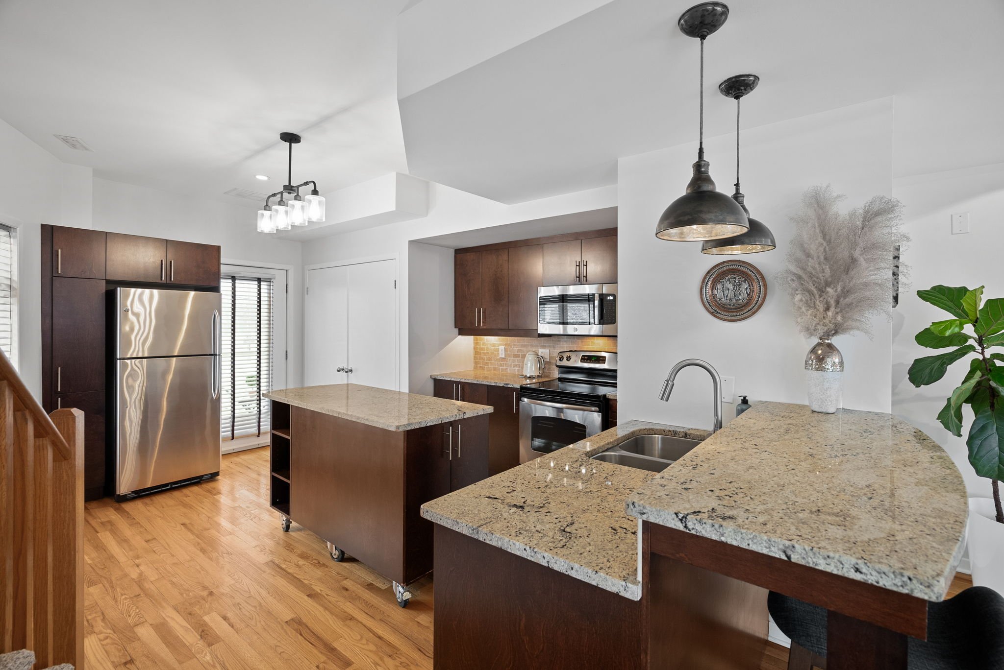 6-web-or-mls-4-sherbrooke-ave.jpg