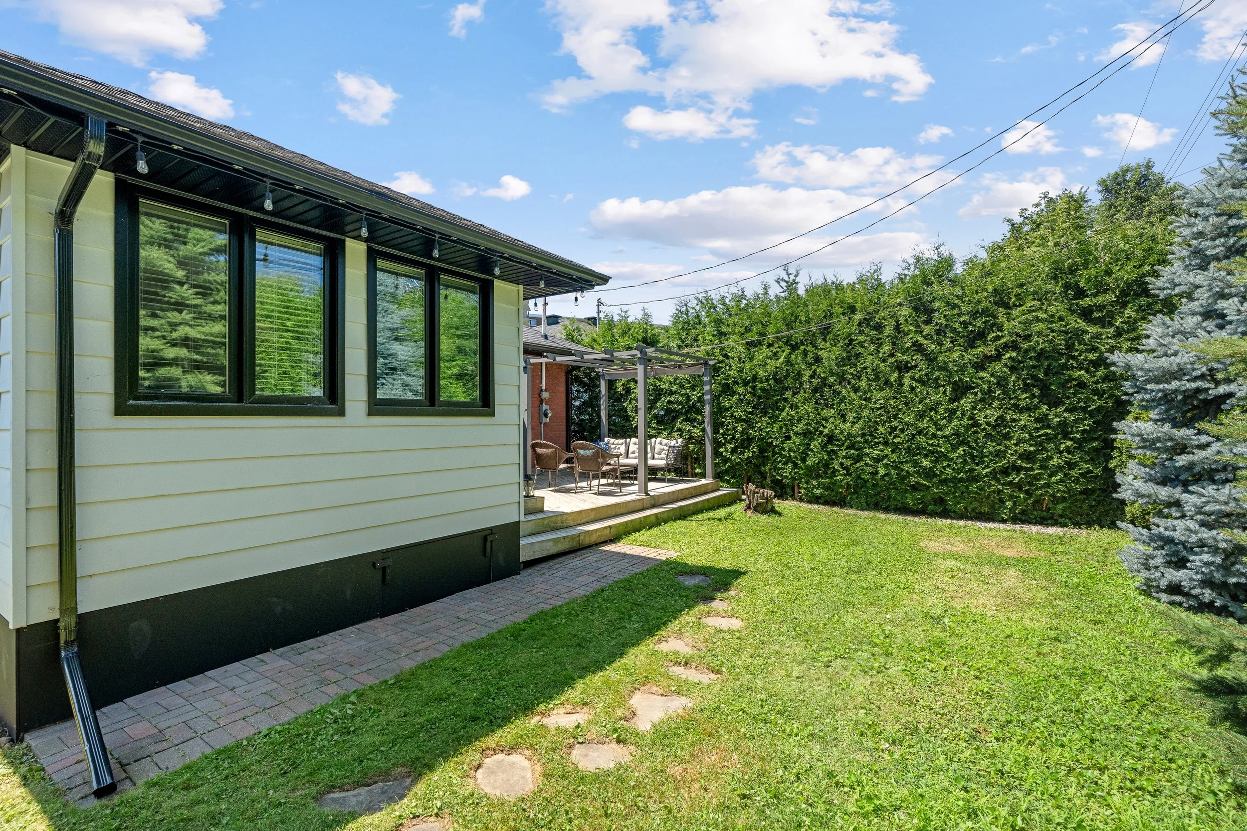 2097NeepawaAve-13.jpg