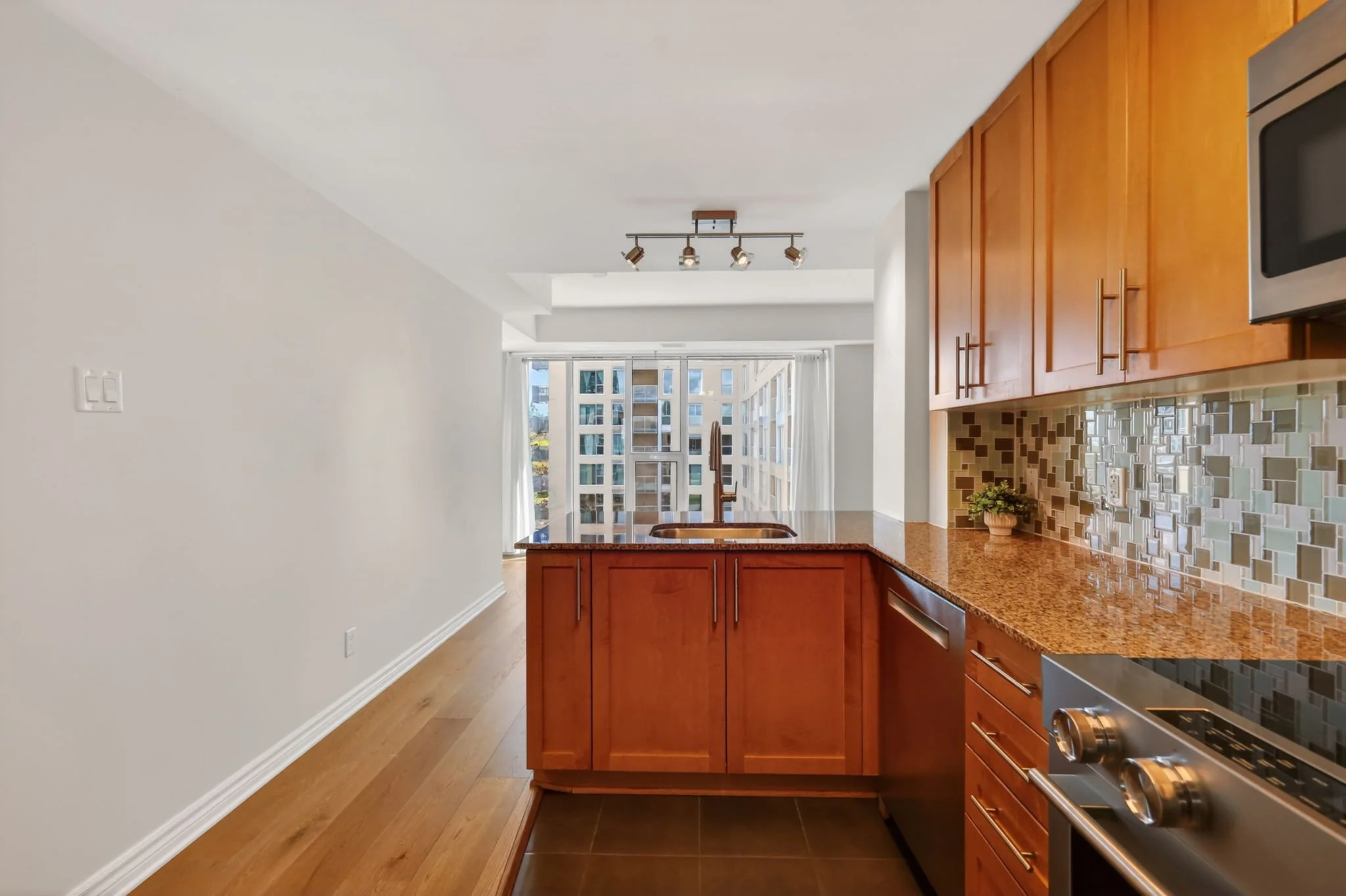 12-web-or-mls-250-lett-st.jpg