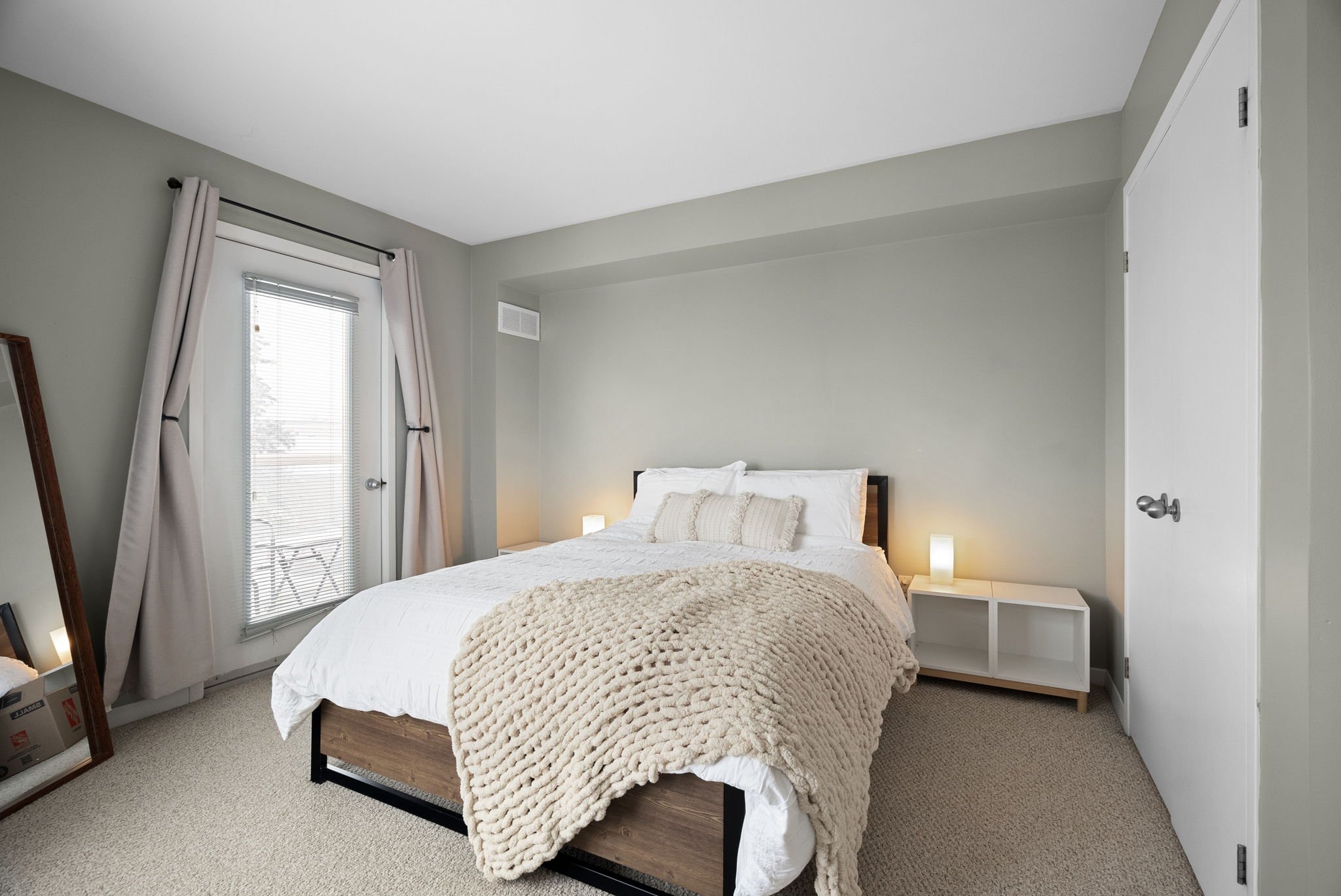 25-web-or-mls-4-sherbrooke-ave.jpg